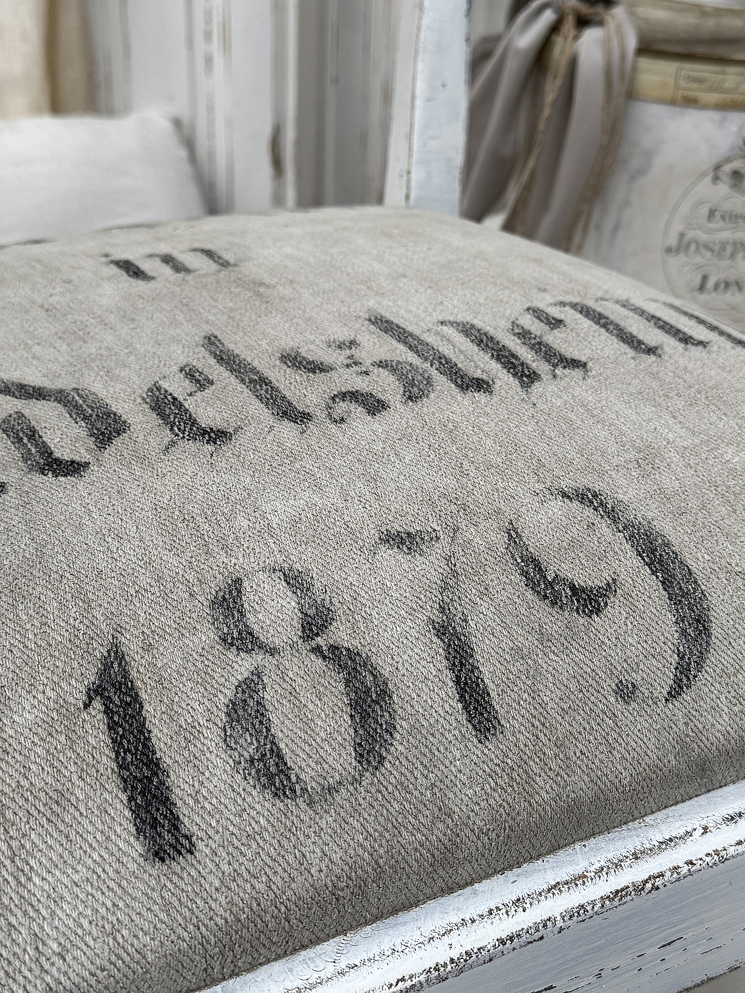 Dekorativer Kissenbezug mit Vintage-Aufdruck 1879 Kissenbezug aus Leinen mit dem Aufdruck 'in Edelstein 1879'