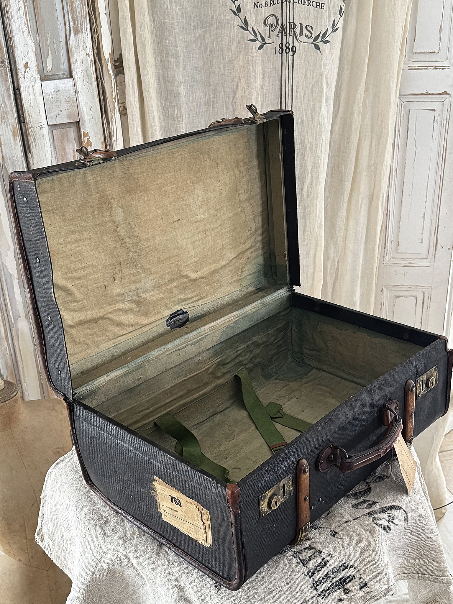 Edler alter Vintage-Koffer mit Eichenholzstreben und Messingdetails um 1923***