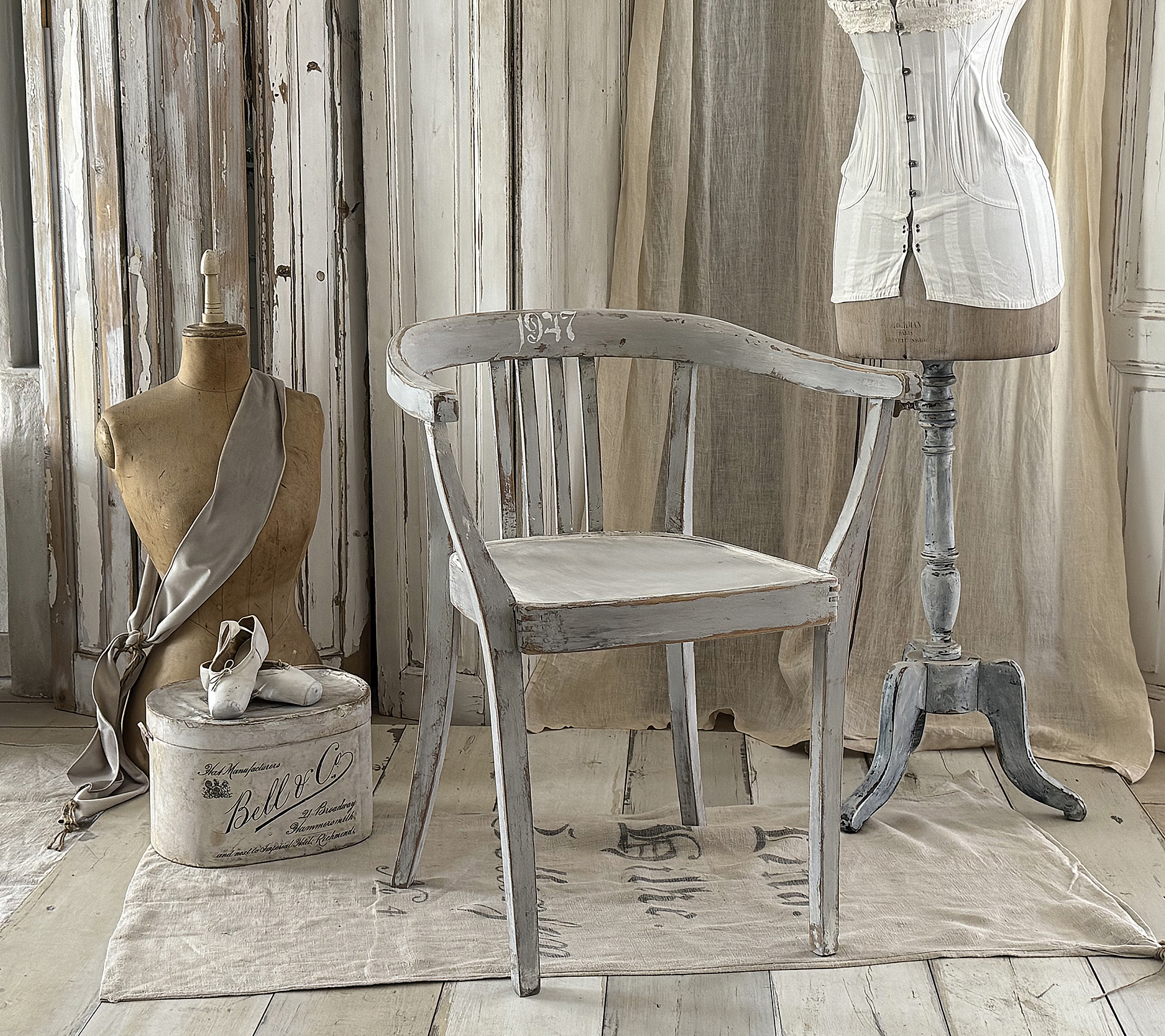 Alter Armlehnenstuhl Bauhaus Vintage/Creme-grau***