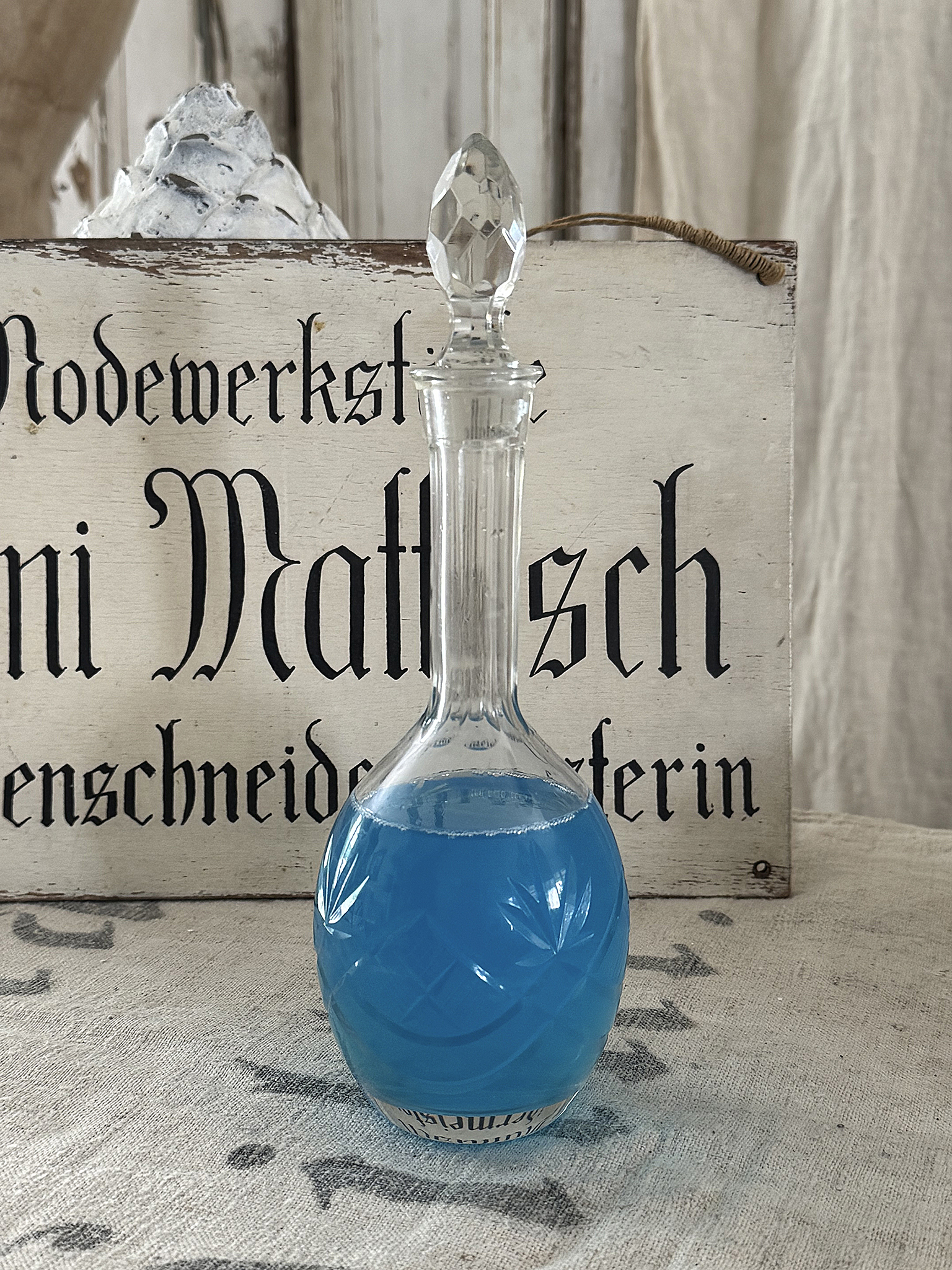 Romantisches Vintage-Duo – Kristallflasche & alte Schatulle mit herrlicher Patina***