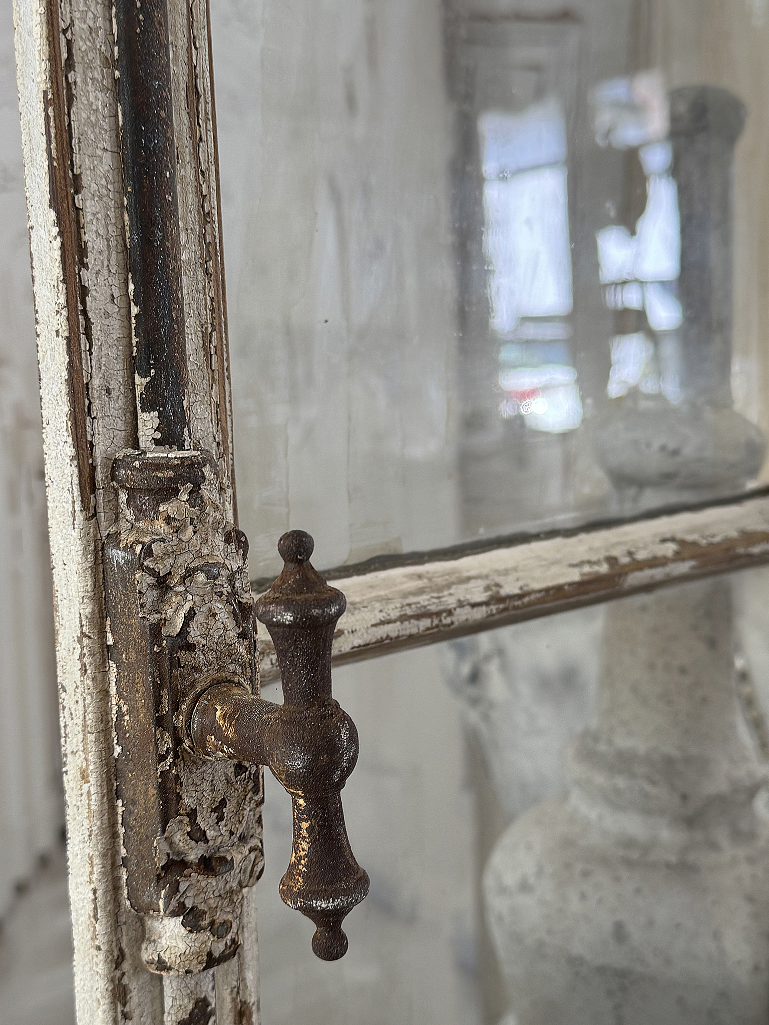 Antikes Sprossenfenster aus der Gründerzeit – originaler Charme mit wunderschöner Patina***