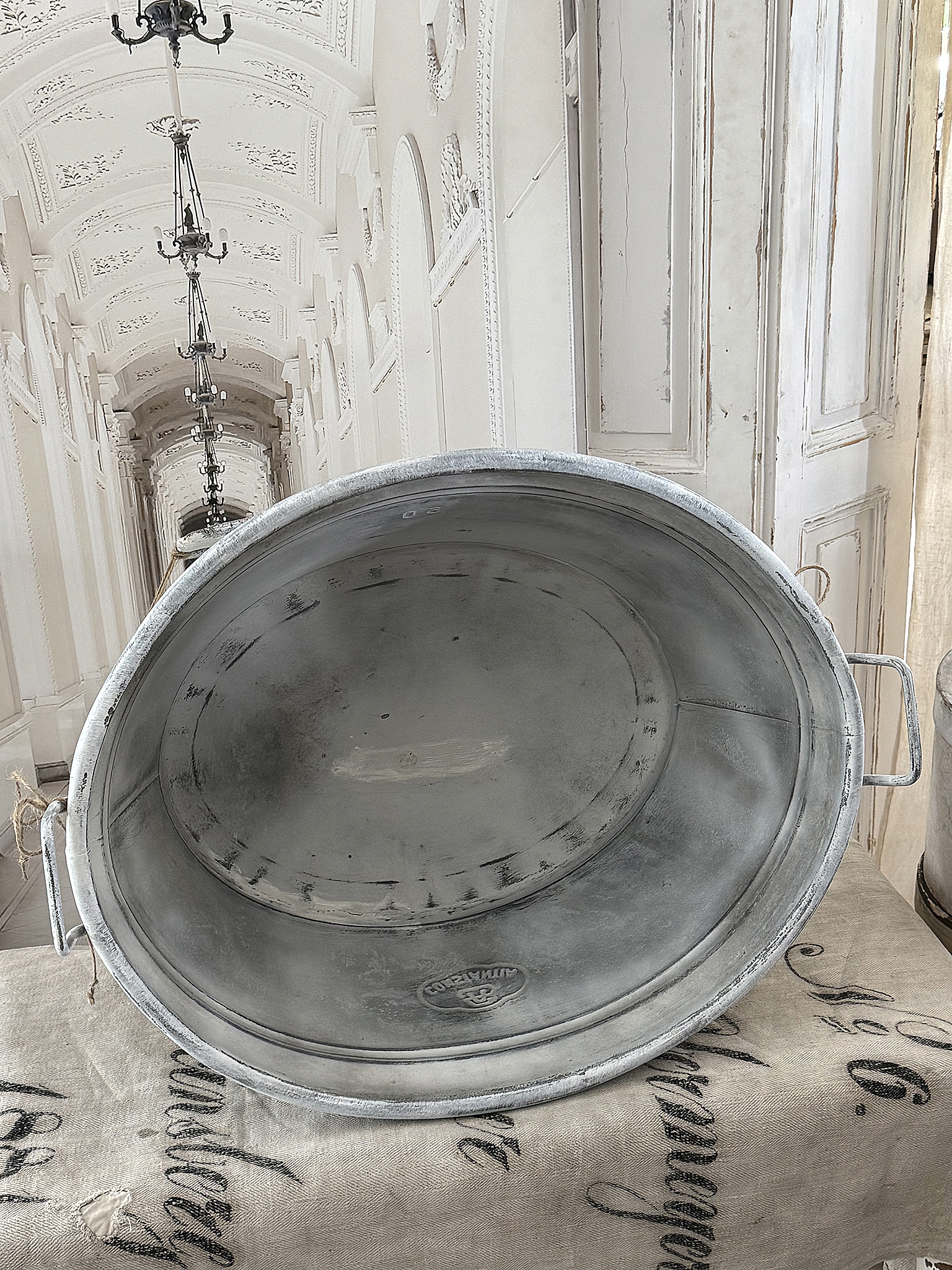 Alte Zinkwanne im Vintagekleid mit Holzschild***