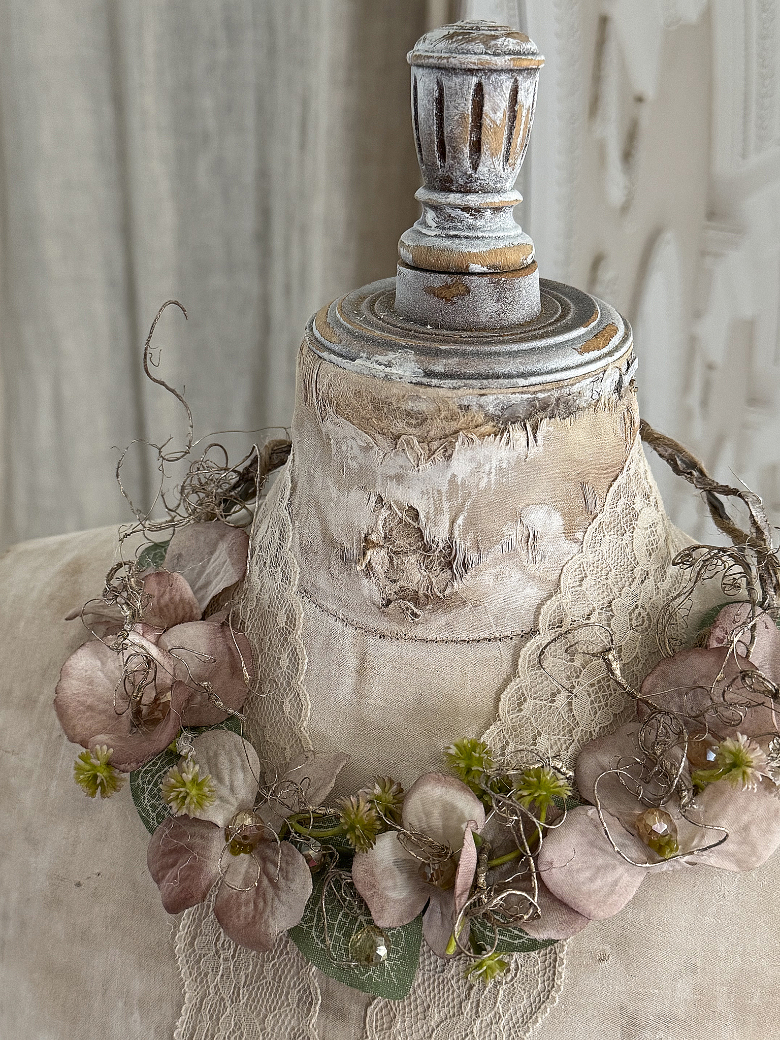 Reizende, antike Kinderschneiderpuppe der Firma Stockmann, Paris***