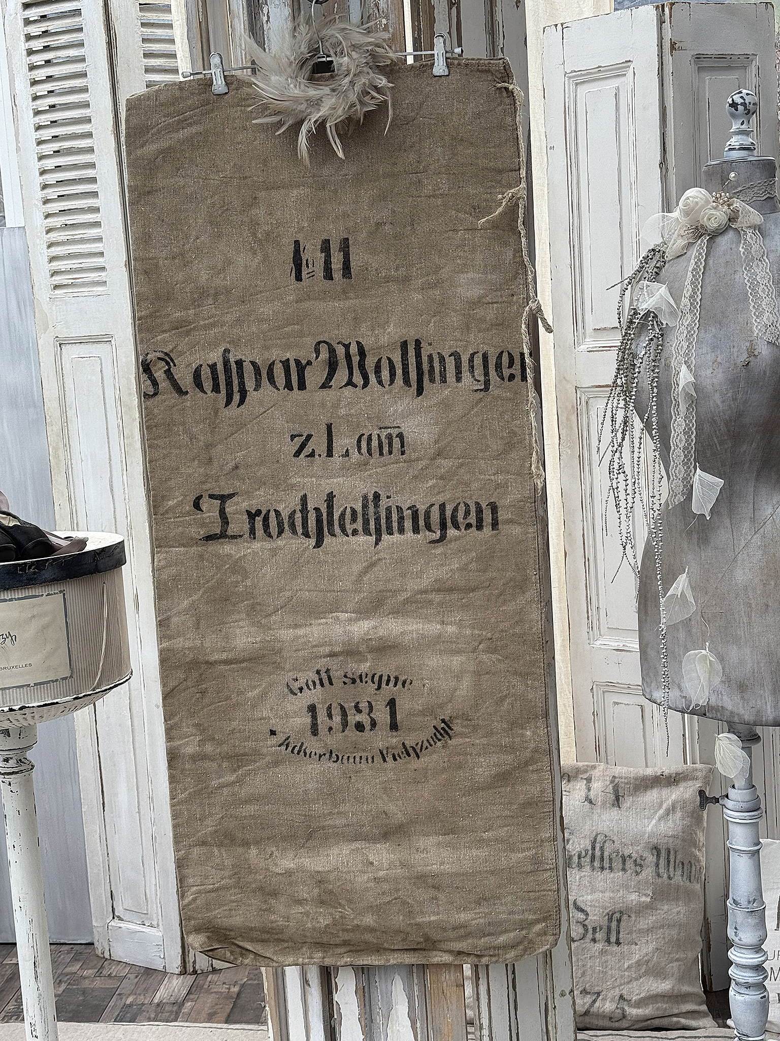Vintage Leinenbeutel mit Aufschrift aus 1981 Alter Leinenbeutel mit schwarzer Schrift und historischer Aufschrift