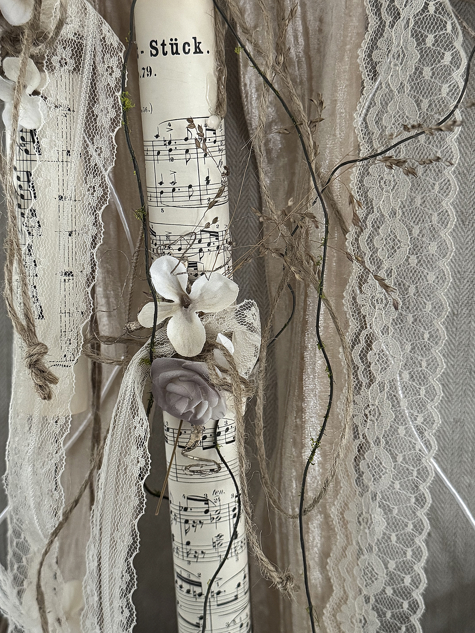 Großer Naturkranz mit alten Notenblättern – Nostalgie***