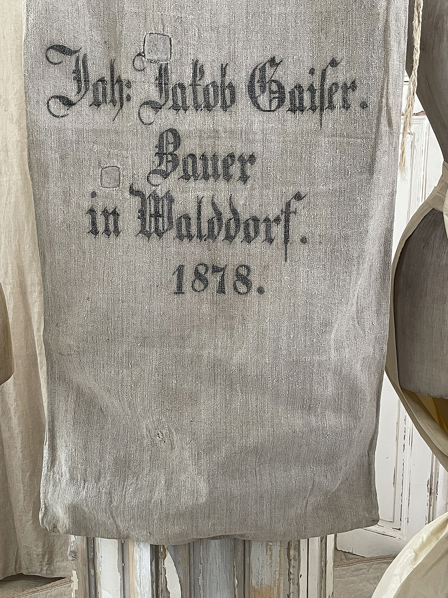 Historisches Textil von Jakob Gaifer, Bauer in Walldorf, 1878 Historisches Leinen mit der Aufschrift: Jakob Gaifer, Bauer in Walldorf, 1878