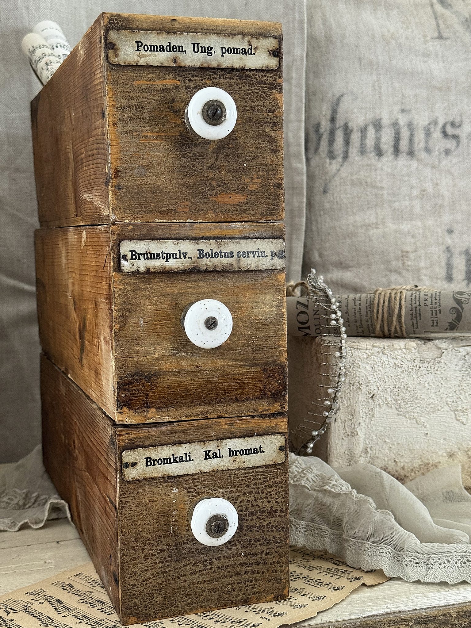 Trio alte Apothekerschubladen*** Trio alte Apothekerschubladen***