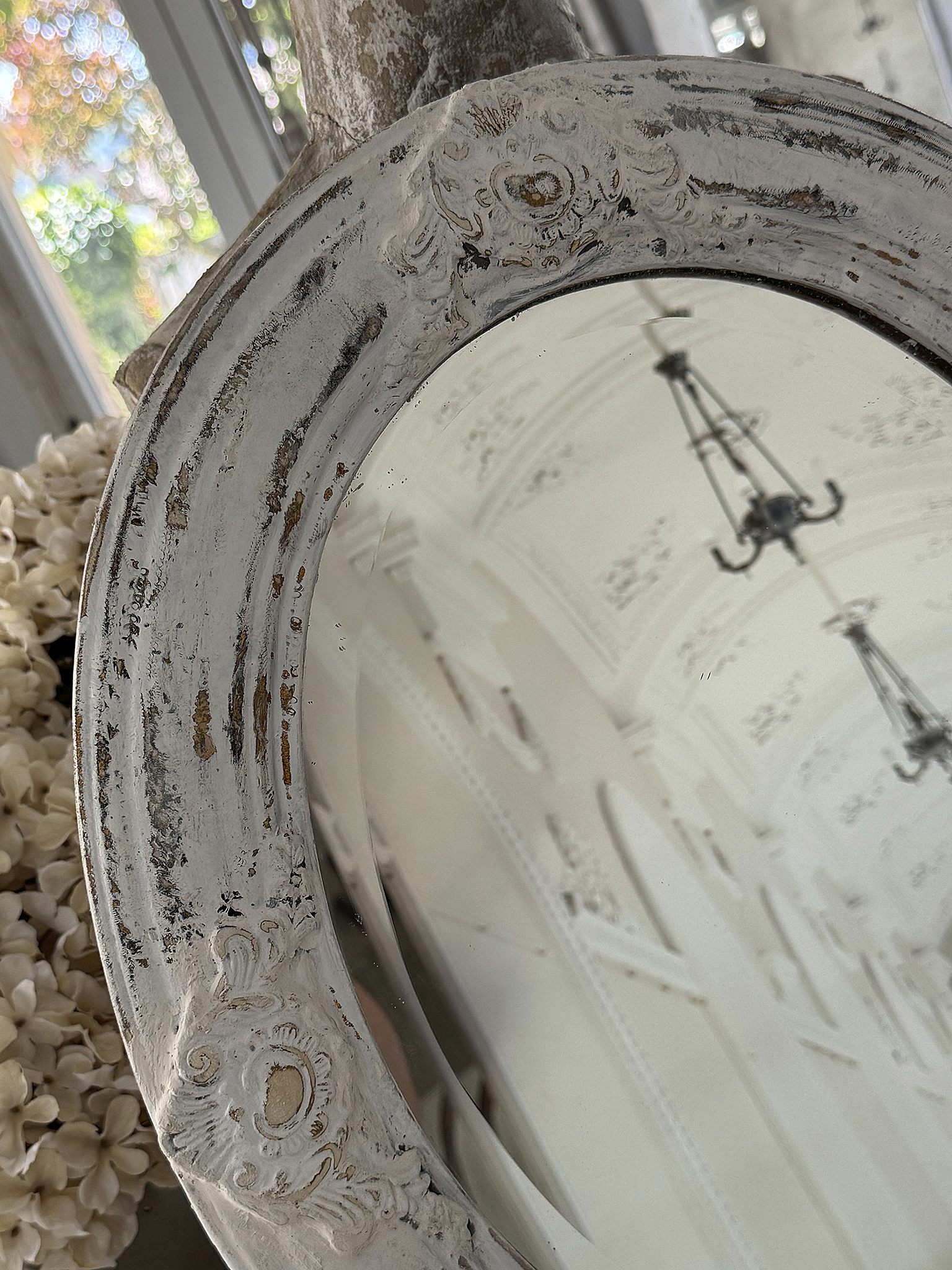 Romantischer alter Wandspiegel im Shabby-Chic***