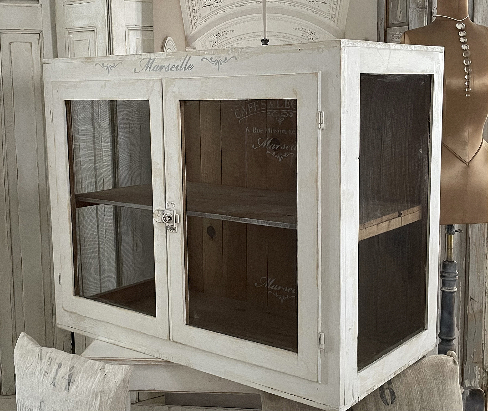 Großer alter Fliegenschrank „Shabby Chic“*** Großer alter Fliegenschrank „Shabby Chic“***