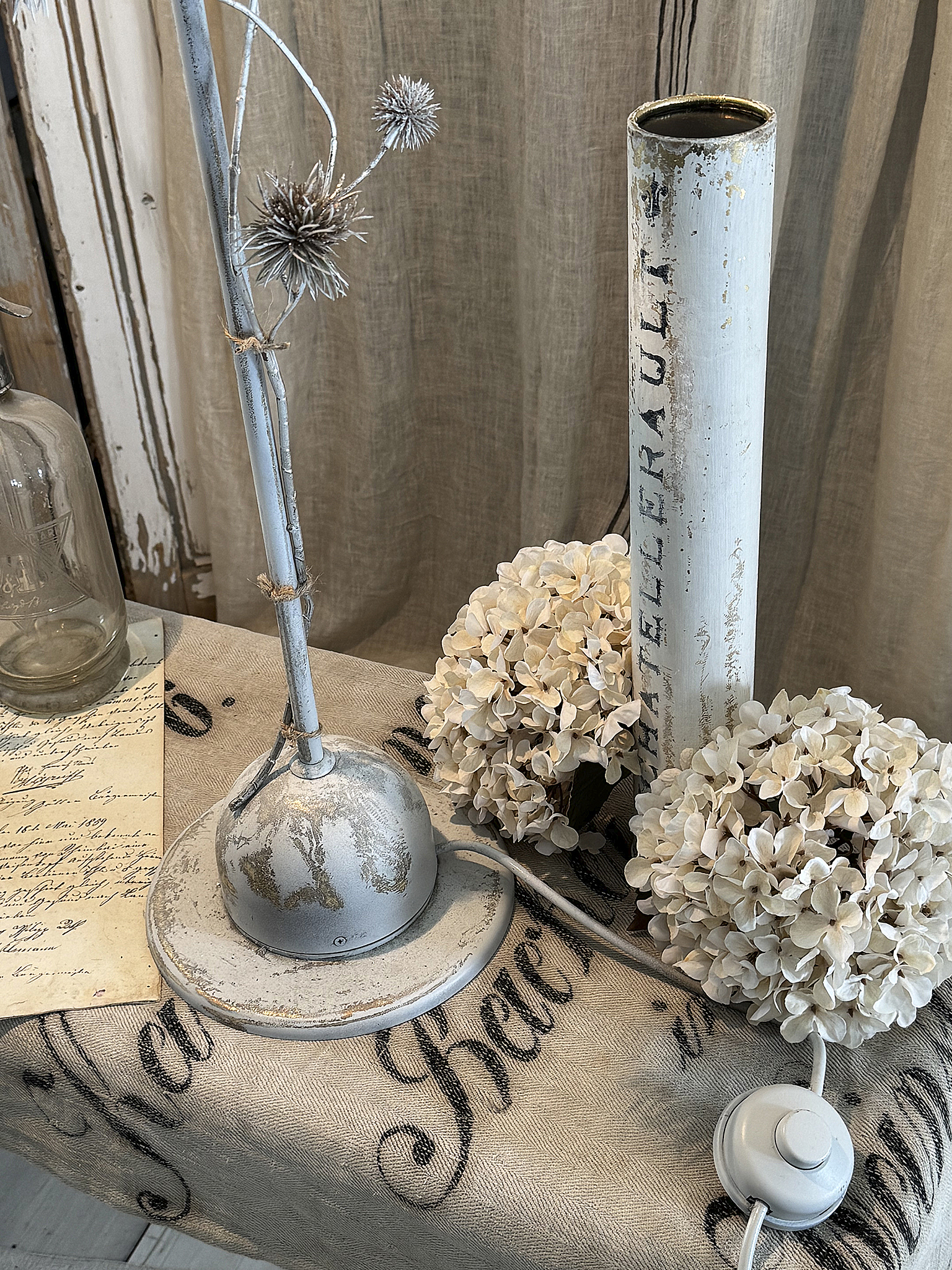 Zarte alte Stehlampe aus Messing – charmantes Vintage-Stück***