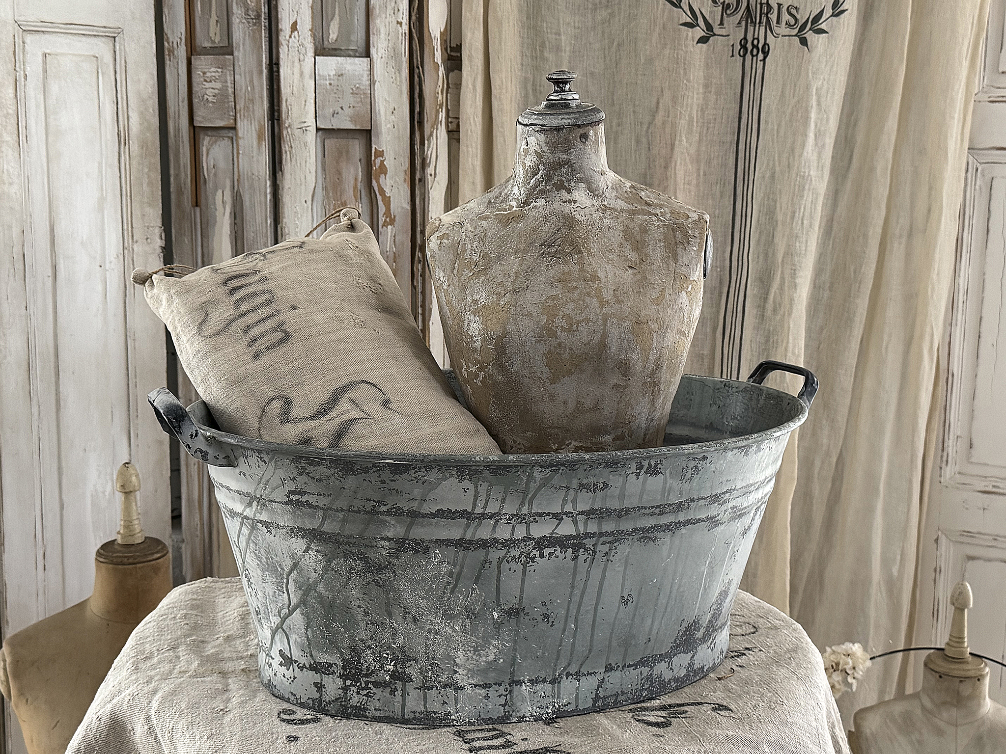 Schöne alte Emaille-Wanne im zartem Salbeigrün mit herrlicher Vintage-Patina***