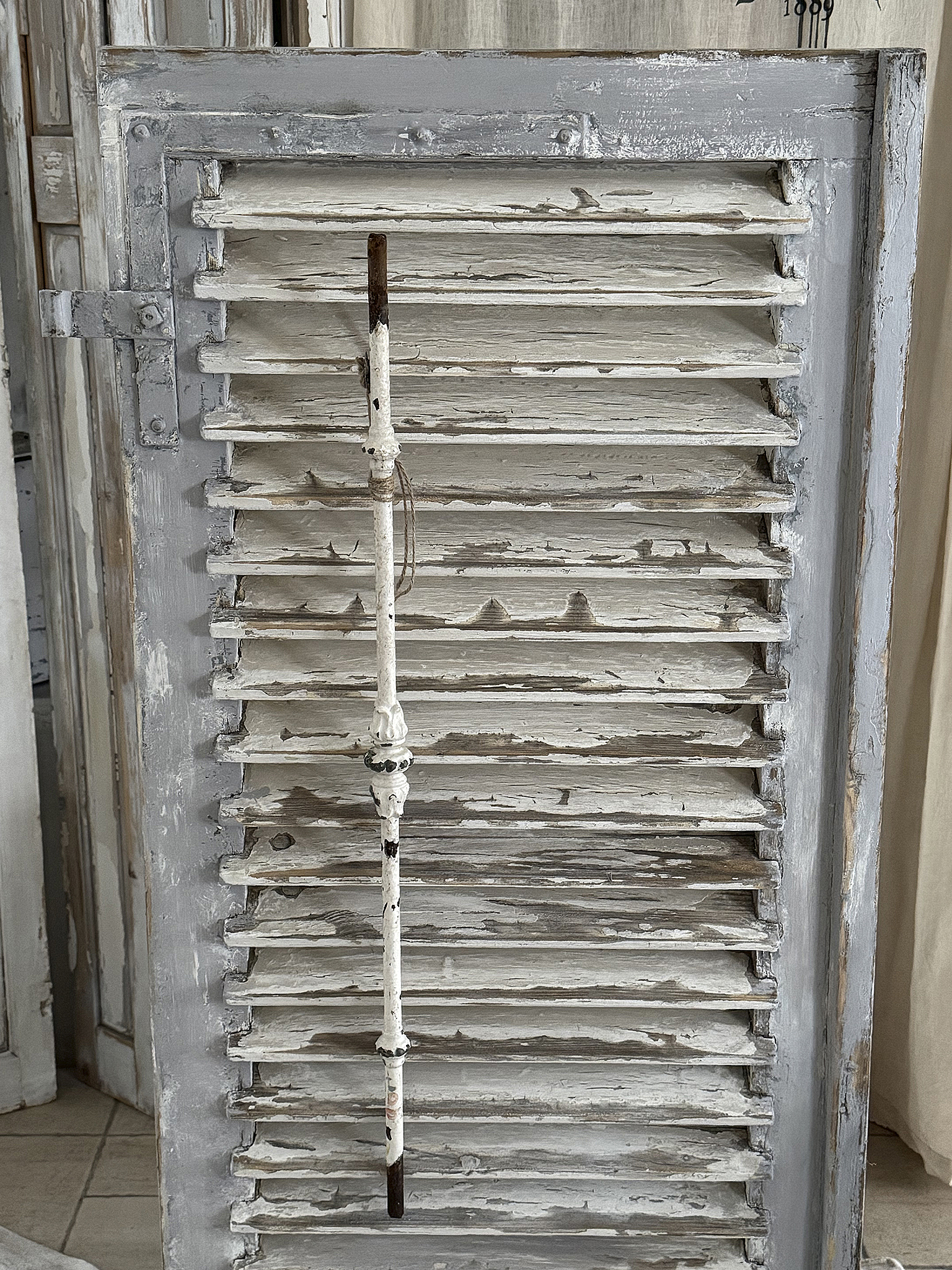  Wunderschöner antiker Lamellenladen mit Geländerstab***