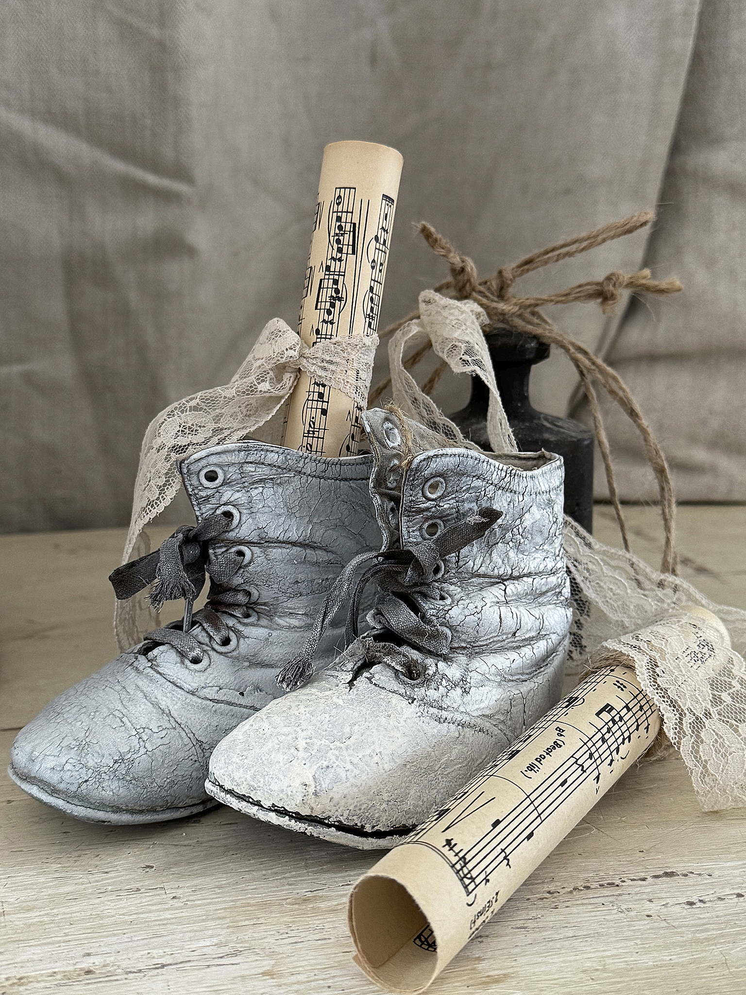 Antike Kinderschuhe mit Vintage-Deko*** Antike Kinderschuhe mit Vintage-Deko***
