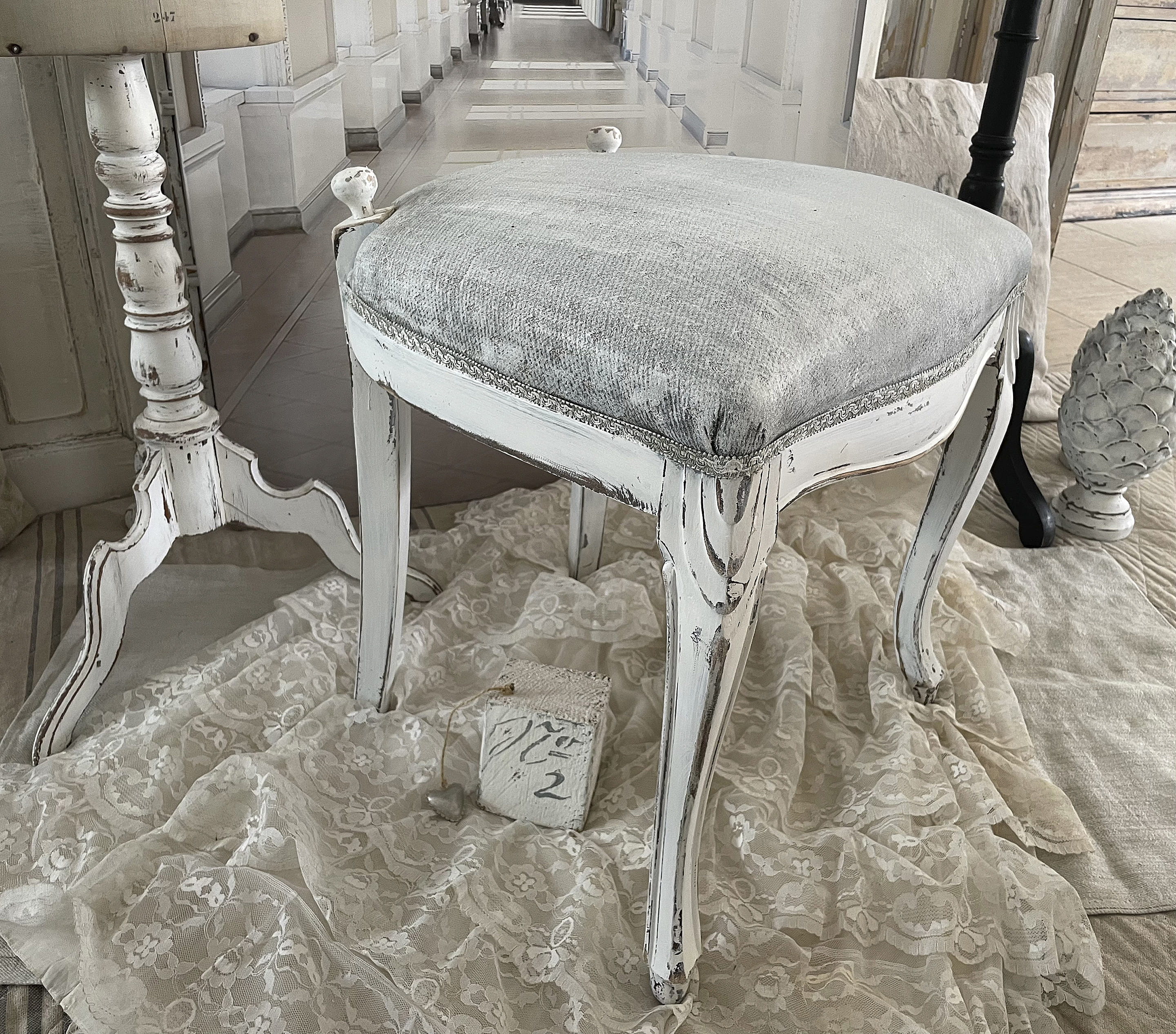 Alter Chippendale Polsterhocker Alter Chippendale Polsterhocker