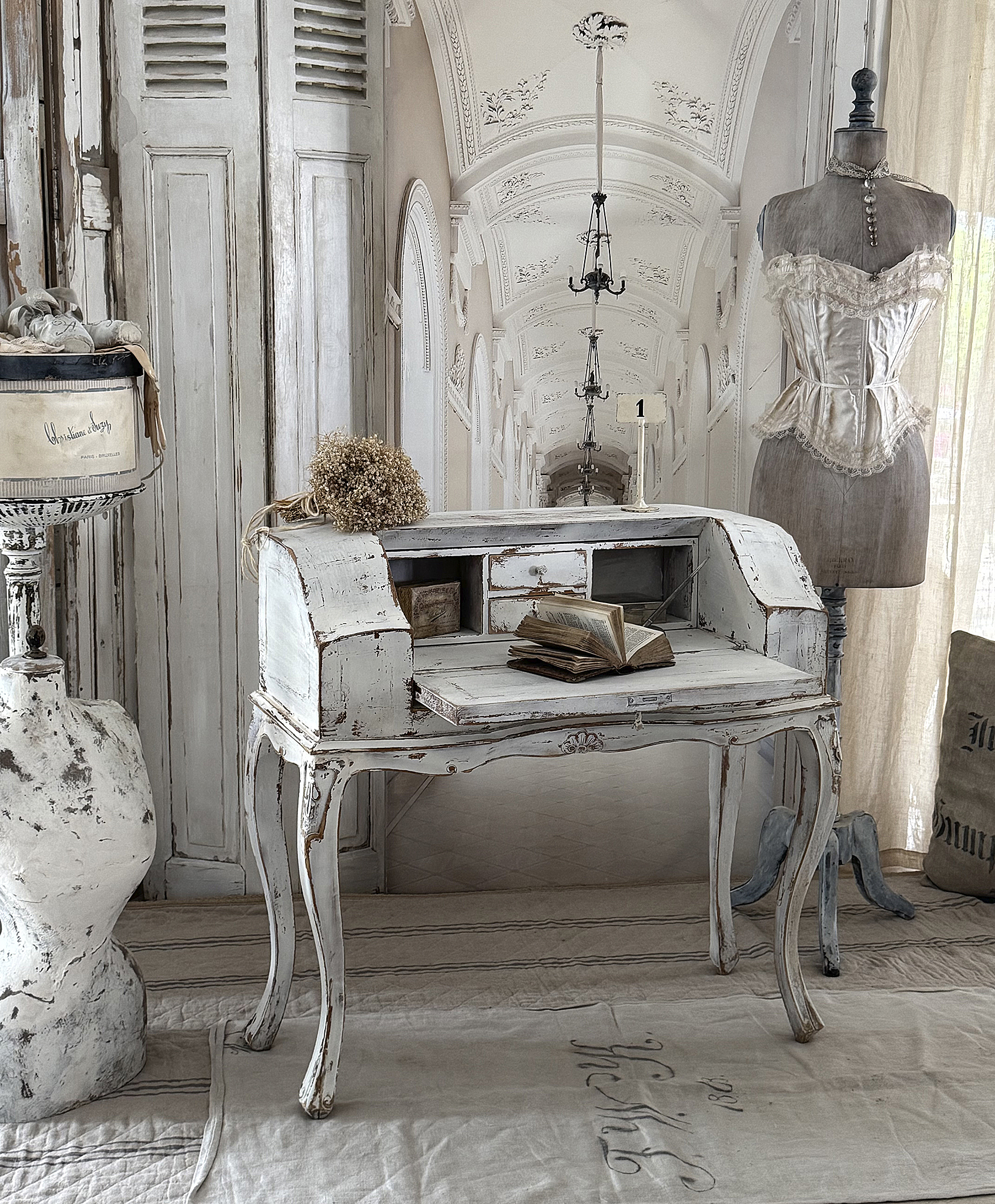 Antiker Damensekretär im Shabby Chic Stil – Original & mit Charakter***