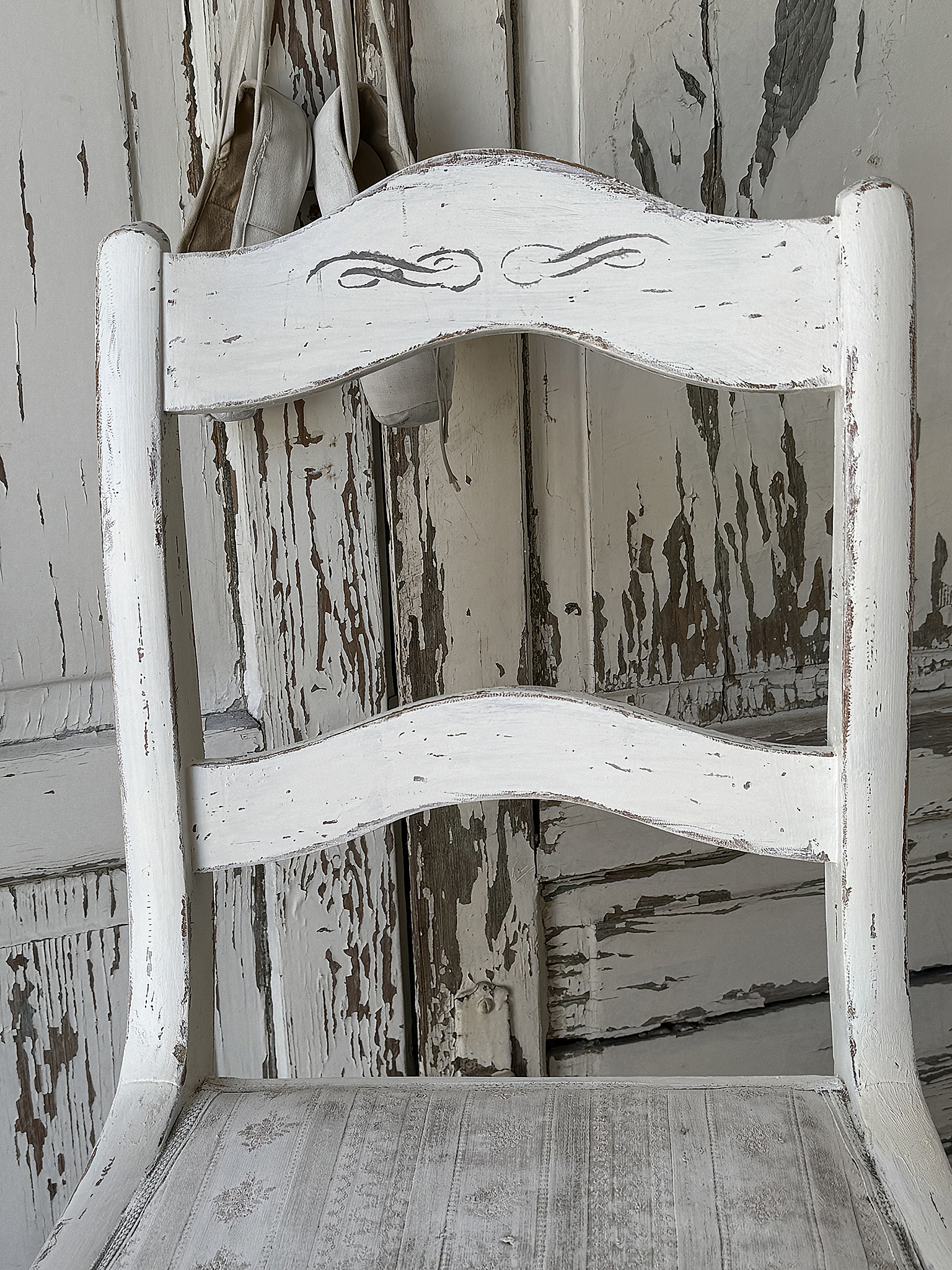 Antiker Biedermeier-Stuhl im Vintage-Kleid***