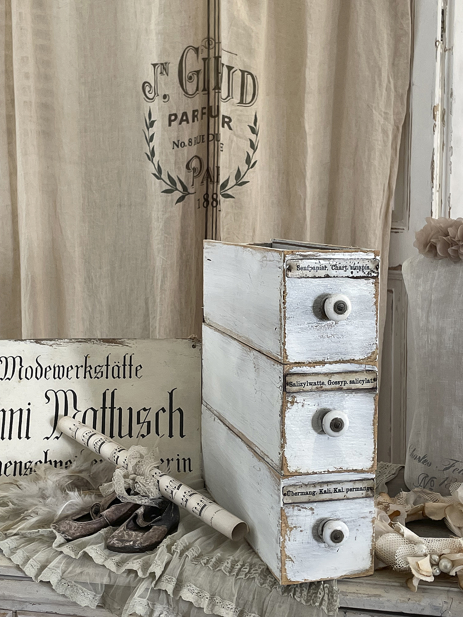 Trio alte Apothekerschubladen*** Trio alte Apothekerschubladen***