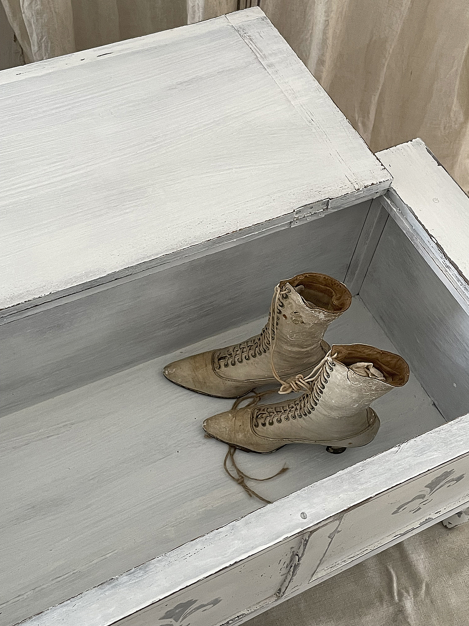 Alte Klapptruhe/Sitztruhe "shabby chic" *** Alte Klapptruhe/Sitztruhe "shabby chic" ***