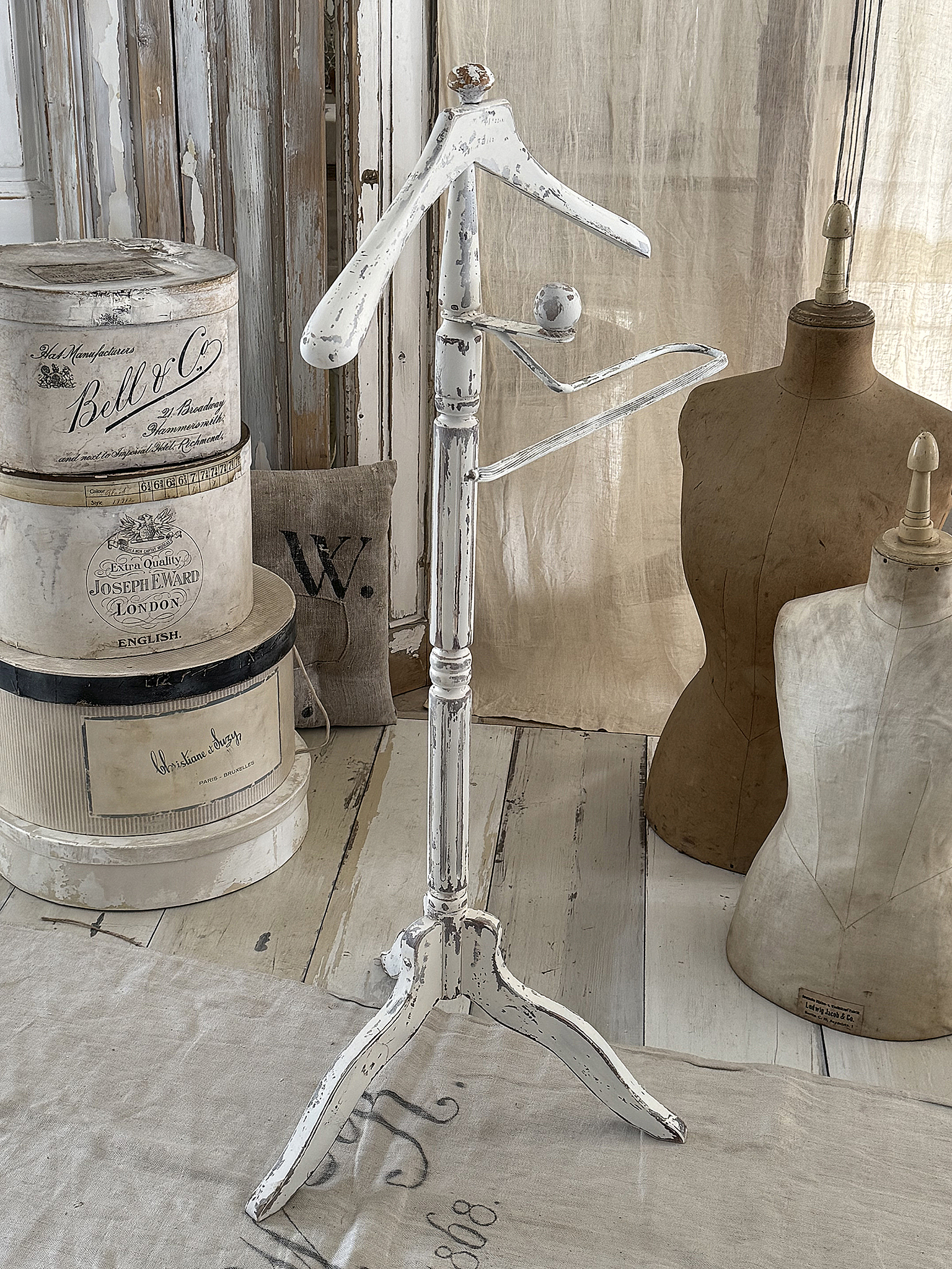 Stummer Diener im Shabbykleid***