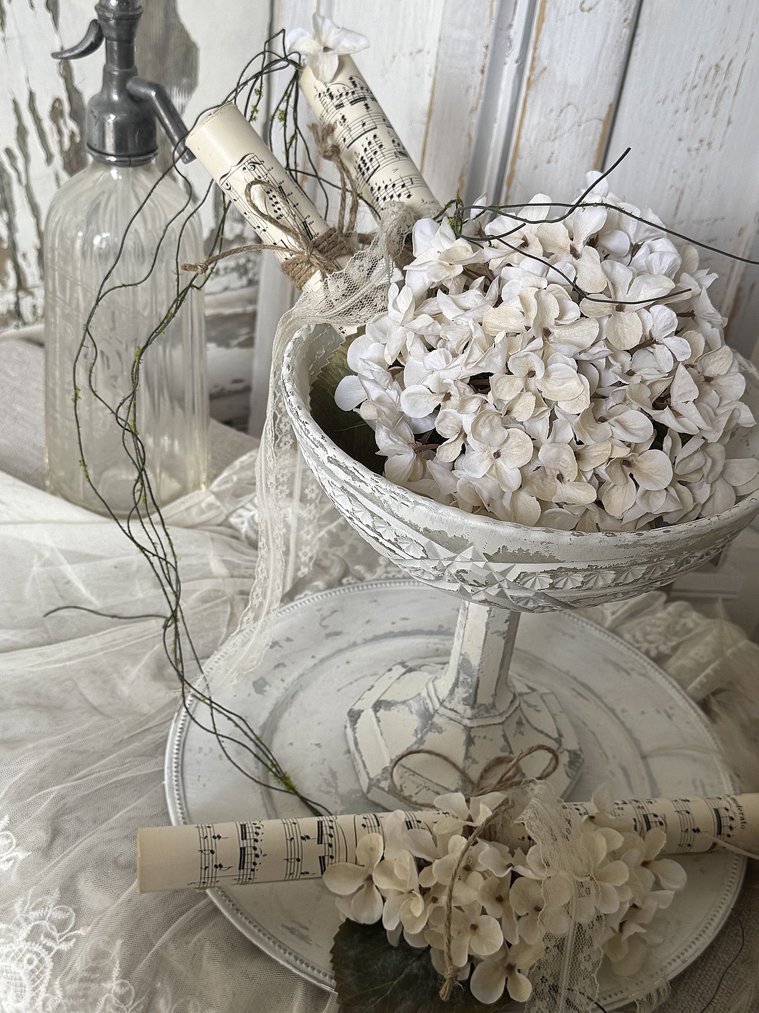 Schalenarrangement „Romantik“ – Vintage-Zauber mit poetischer Note***