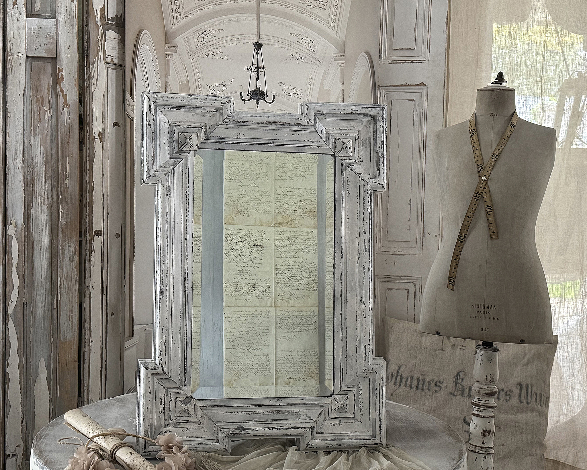 Antiker Gründerzeitspiegel im weißen Shabby-Kleid ***