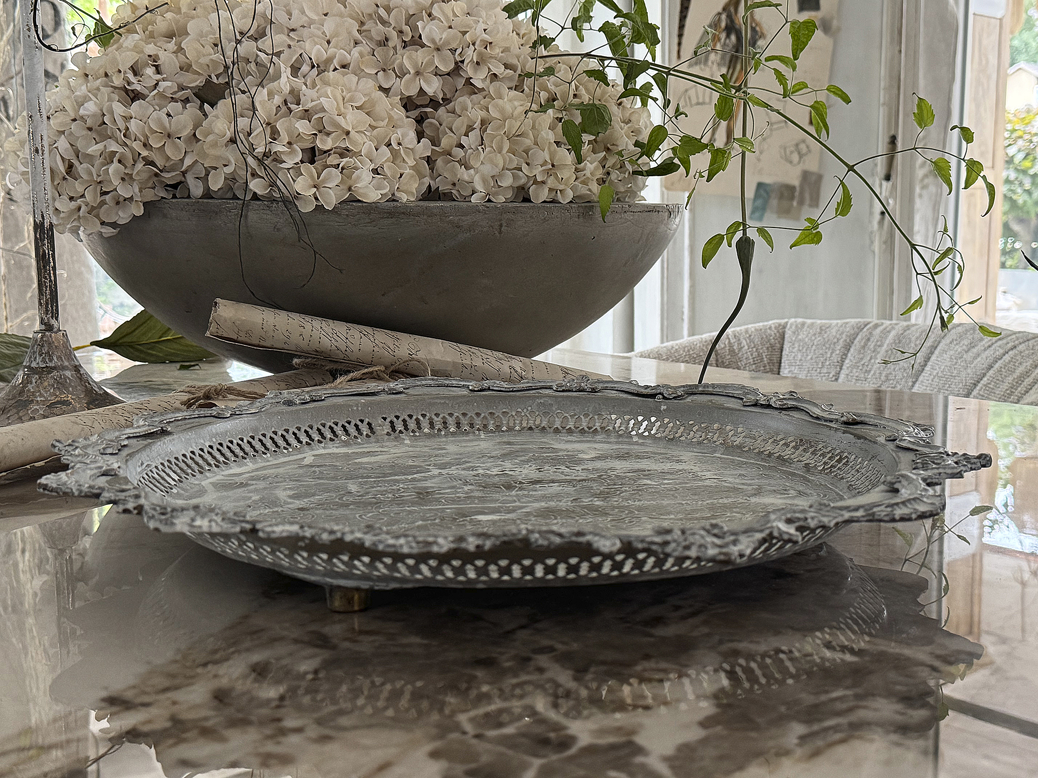 Alte runde Messingschale im Shabby Chic – Vintage Schale mit ziseliertem Rand***