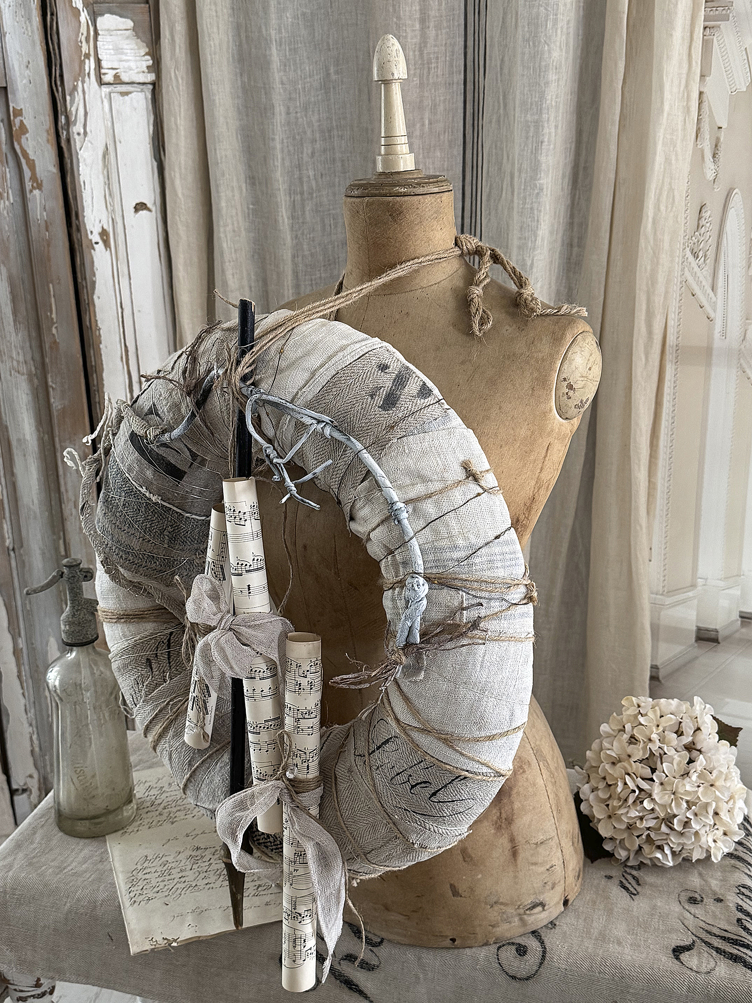 Großer Vintage-Kranz aus altem Leinen – handgefertigte Dekoration mit Charakter***