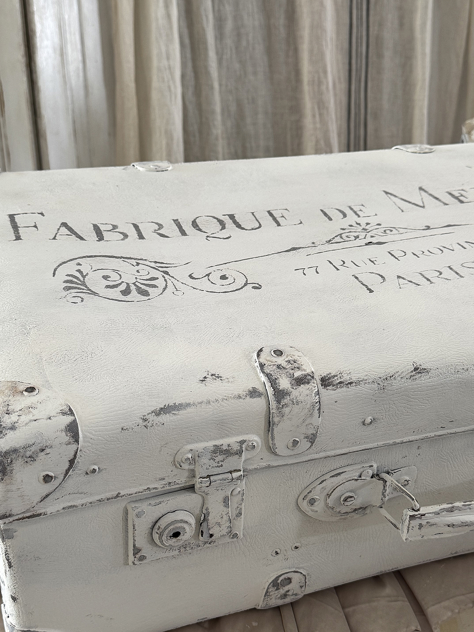 Eleganter Vintage-Hartschalenkoffer im französischen Shabby-Chic***