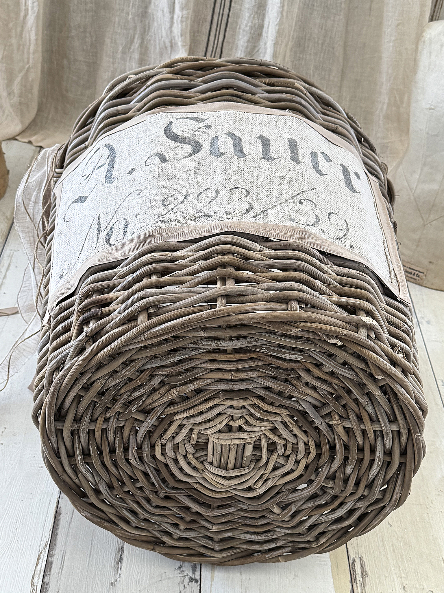 Großer Naturweidenkorb mit Leinenschild – XL Shabby Chic***