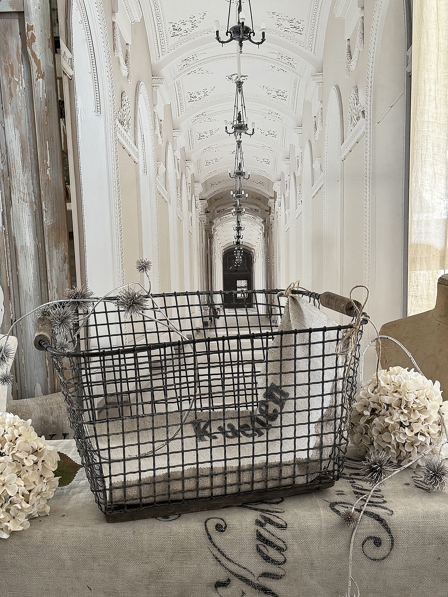  Alter Eisenkorb mit Leinen***