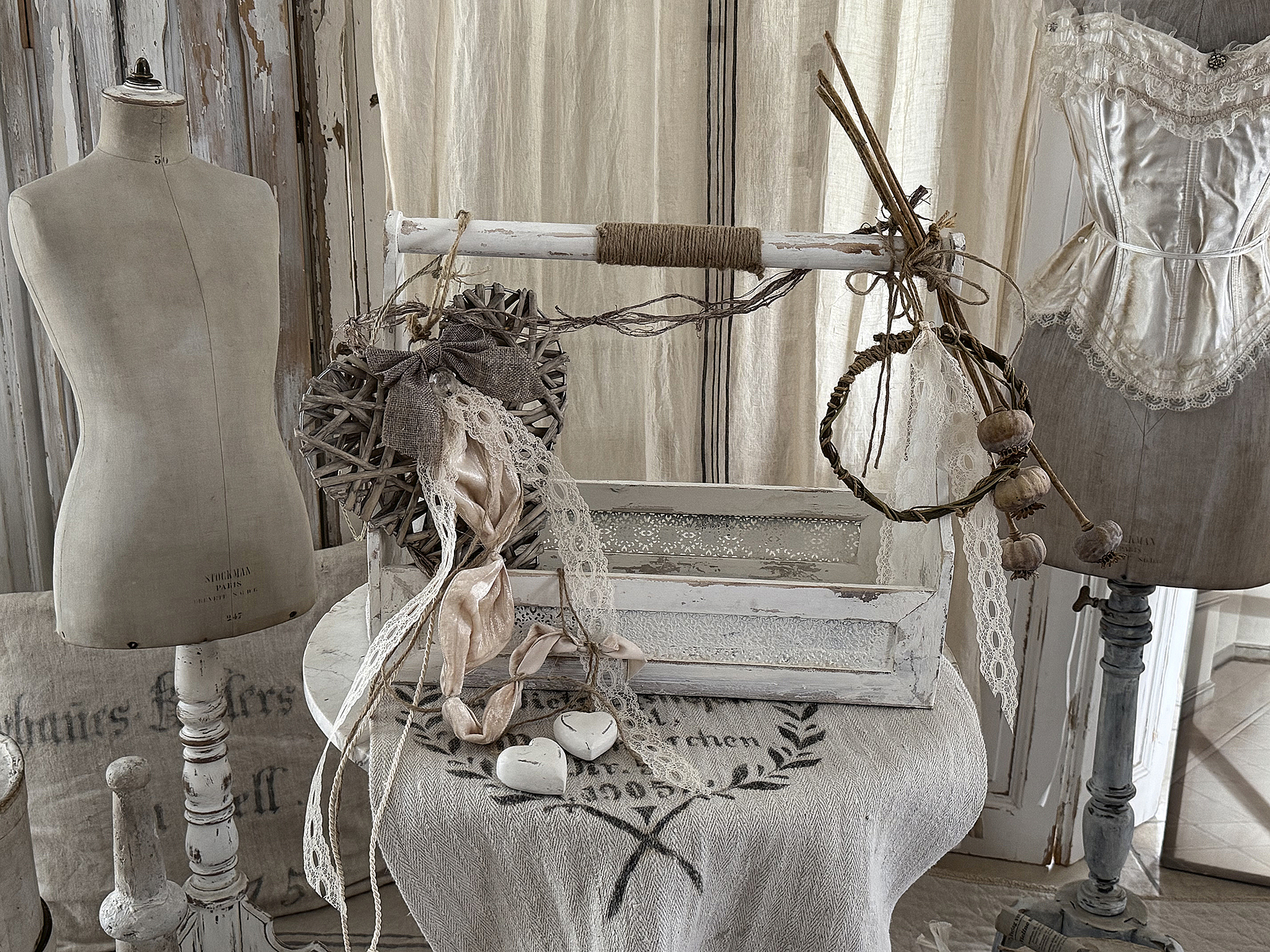 Holzkorb mit Herz Boho***