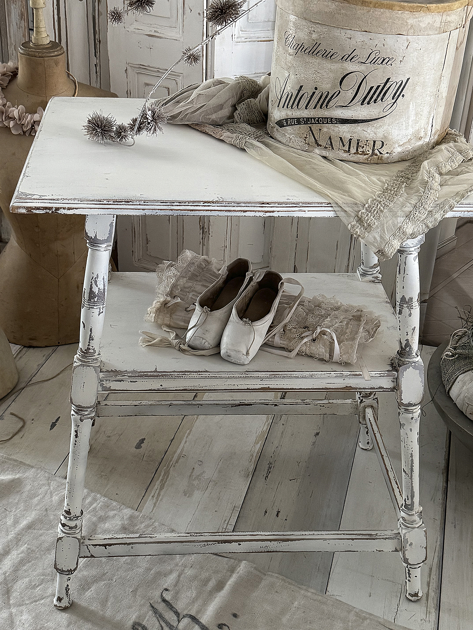 Alter Landhaustisch, Beistelltisch***