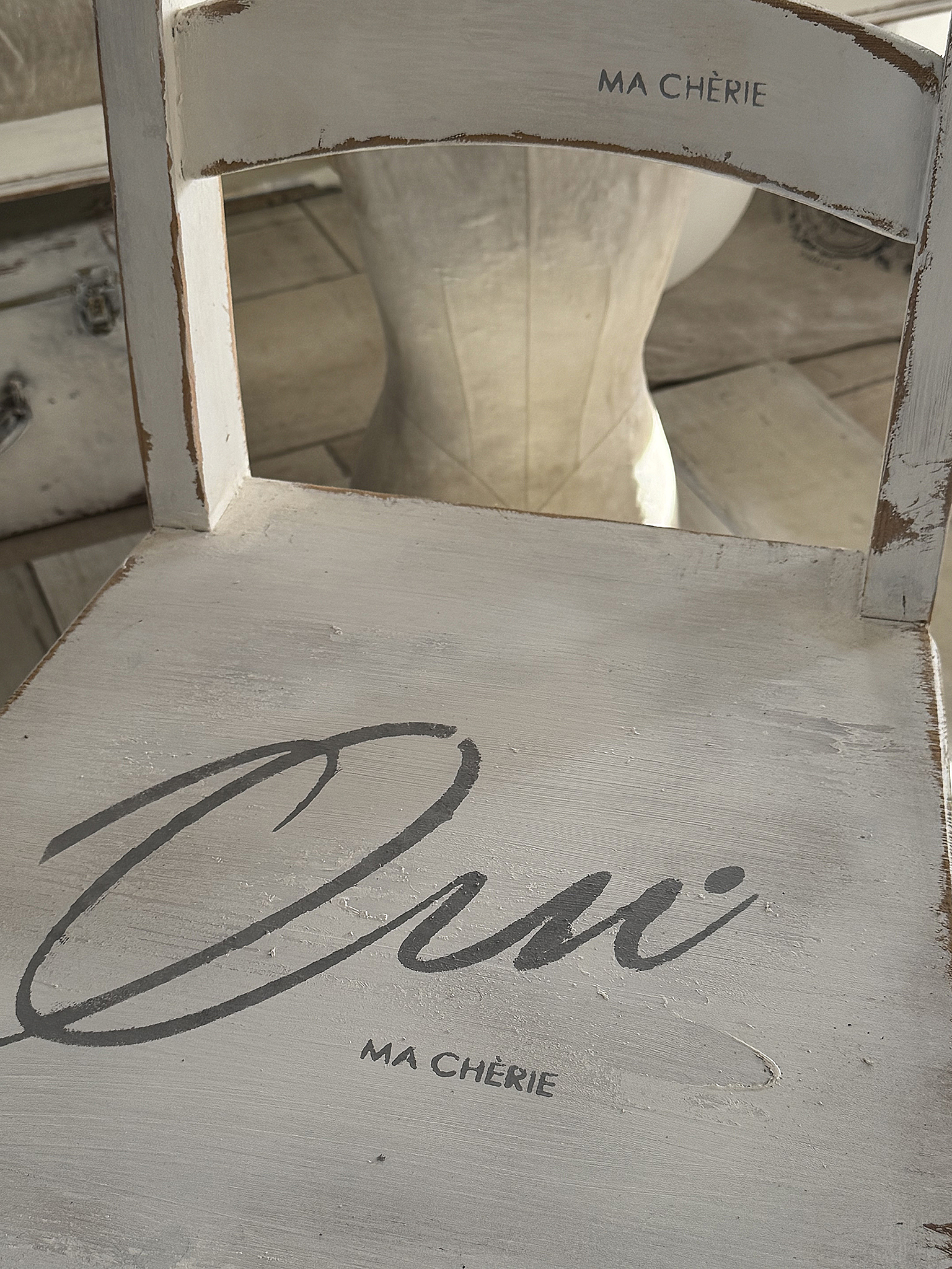 Hoher Holzstuhl Qui Ma Cherie***