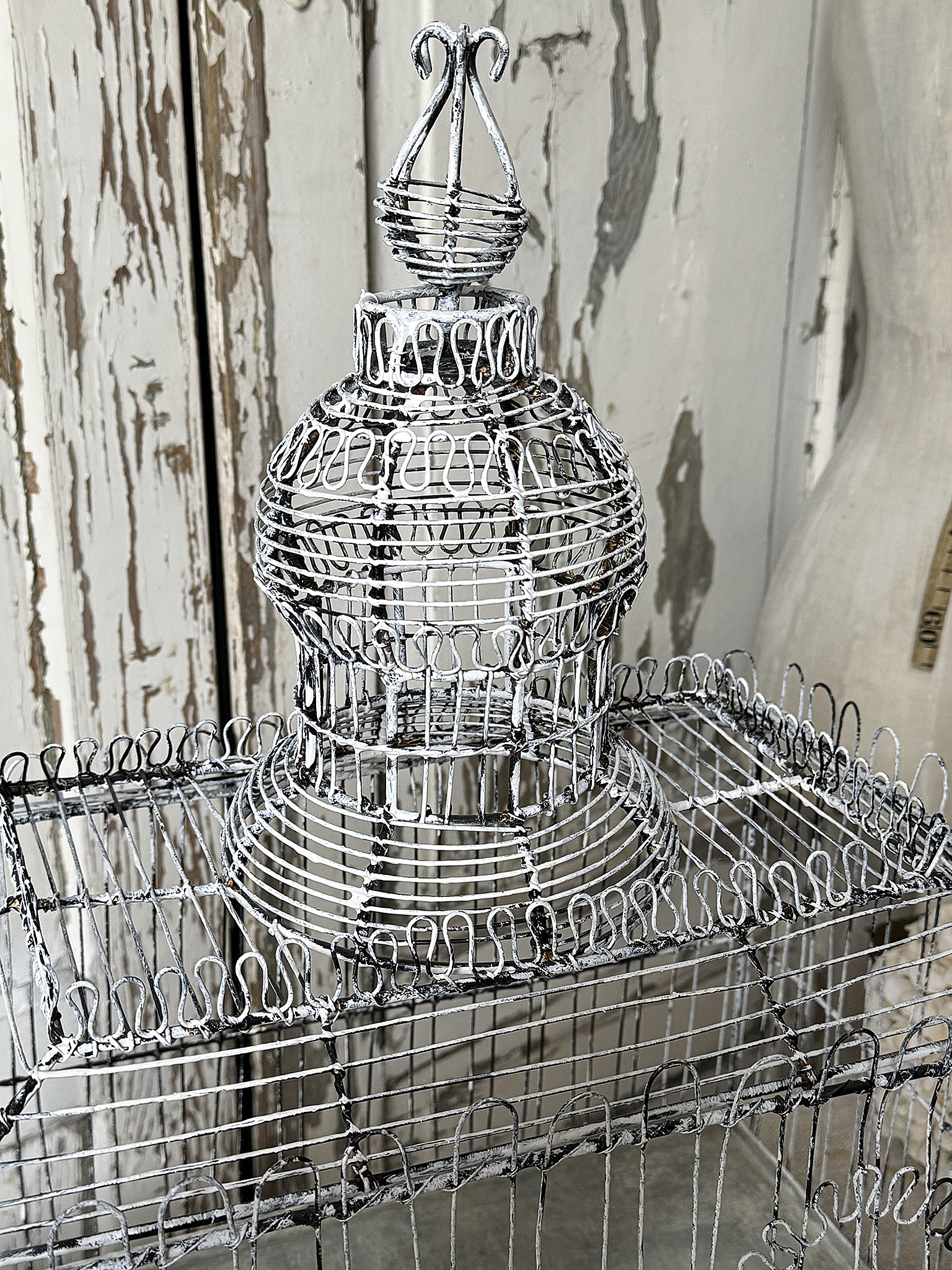 Zauber der Vergangenheit – antiker französischer Vogelkäfig***