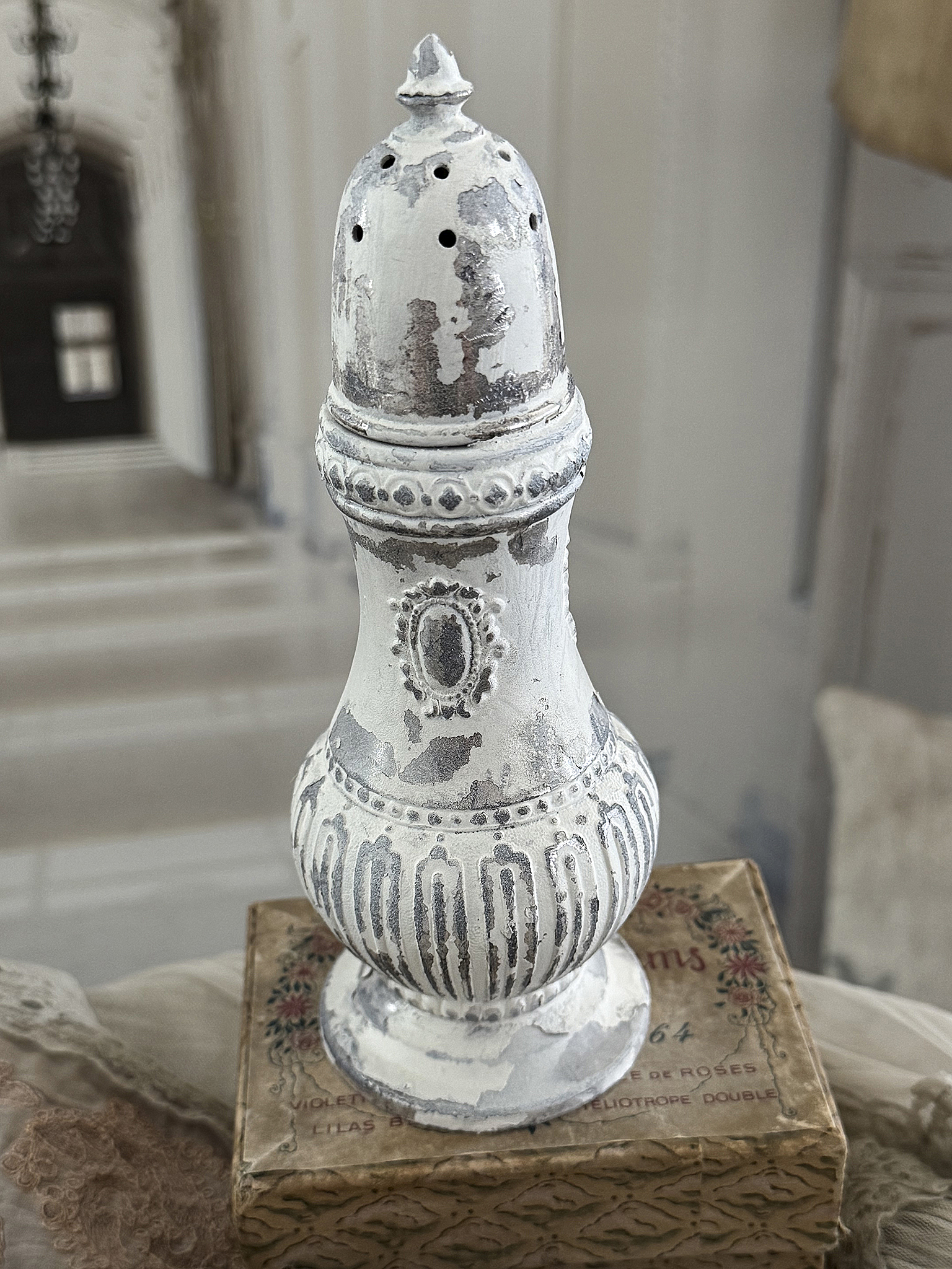 Shabby-Chic-Duo – großer Streuer & Schale in Schiffchenform***
