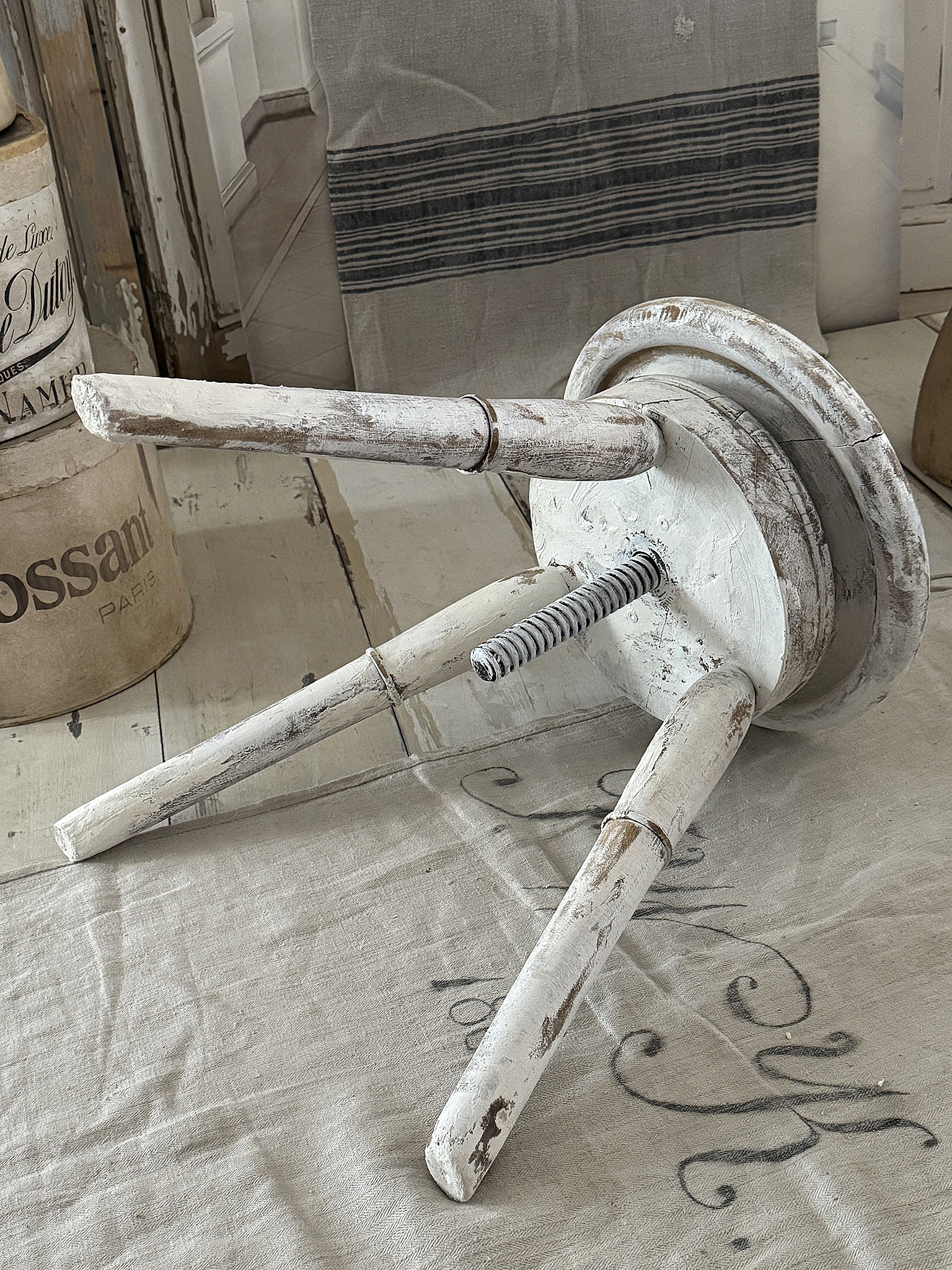 Alter, robuster Bauernhocker Vintage***