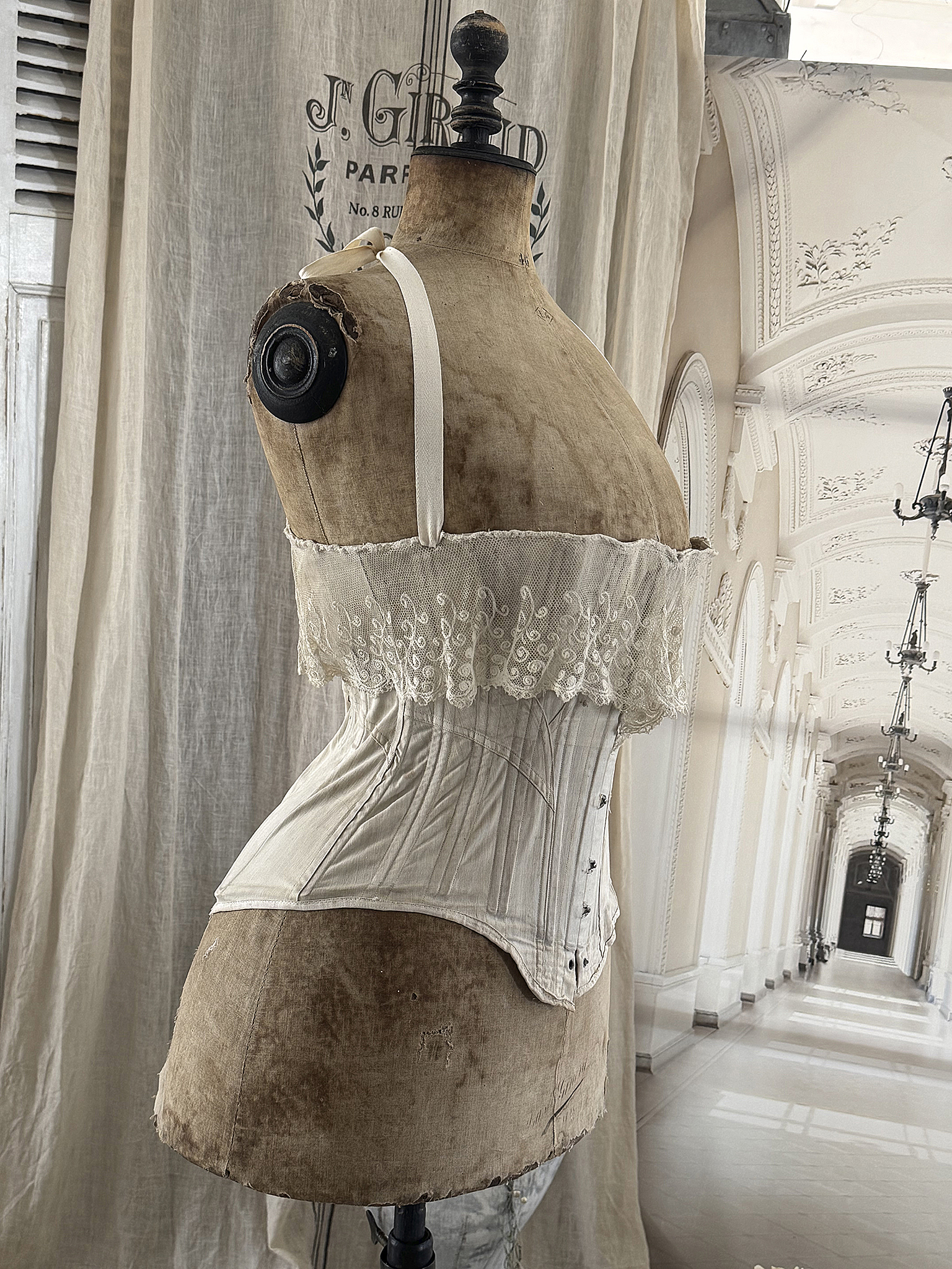 Antike Schneiderpuppe „Wespentaille“ mit vintage Korsett***