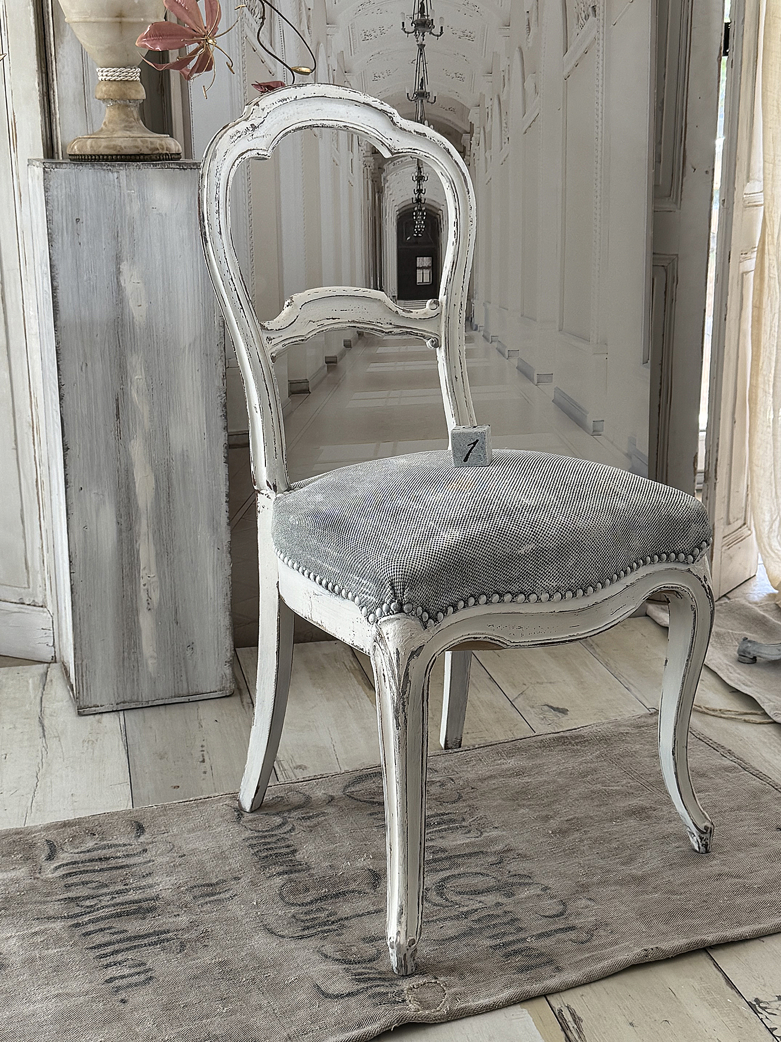 Antike Louis-Philippe-Stühle im authentischen Shabby Chic***
