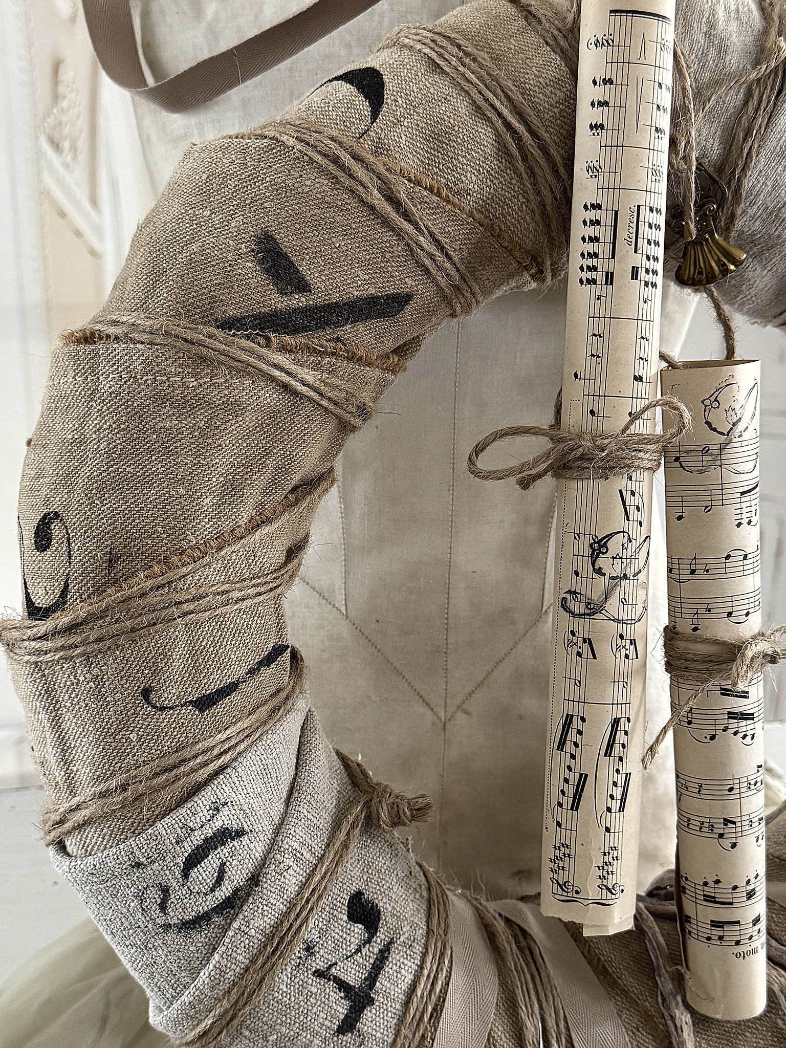 Individueller alter Mehlsack-Kranz mit Notenblättern***