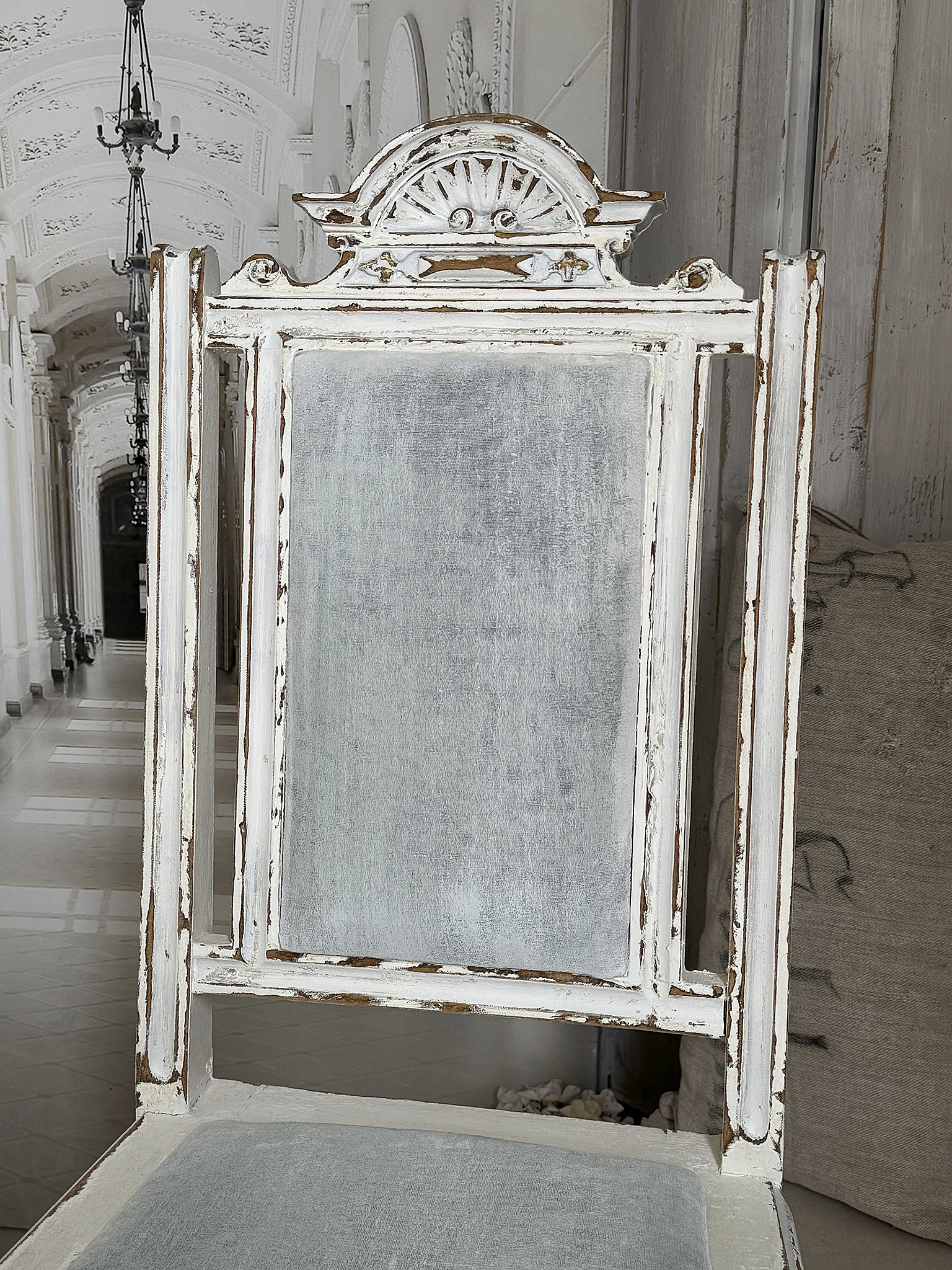 Antiker Gründerzeitstuhl mit Muschel-Krone