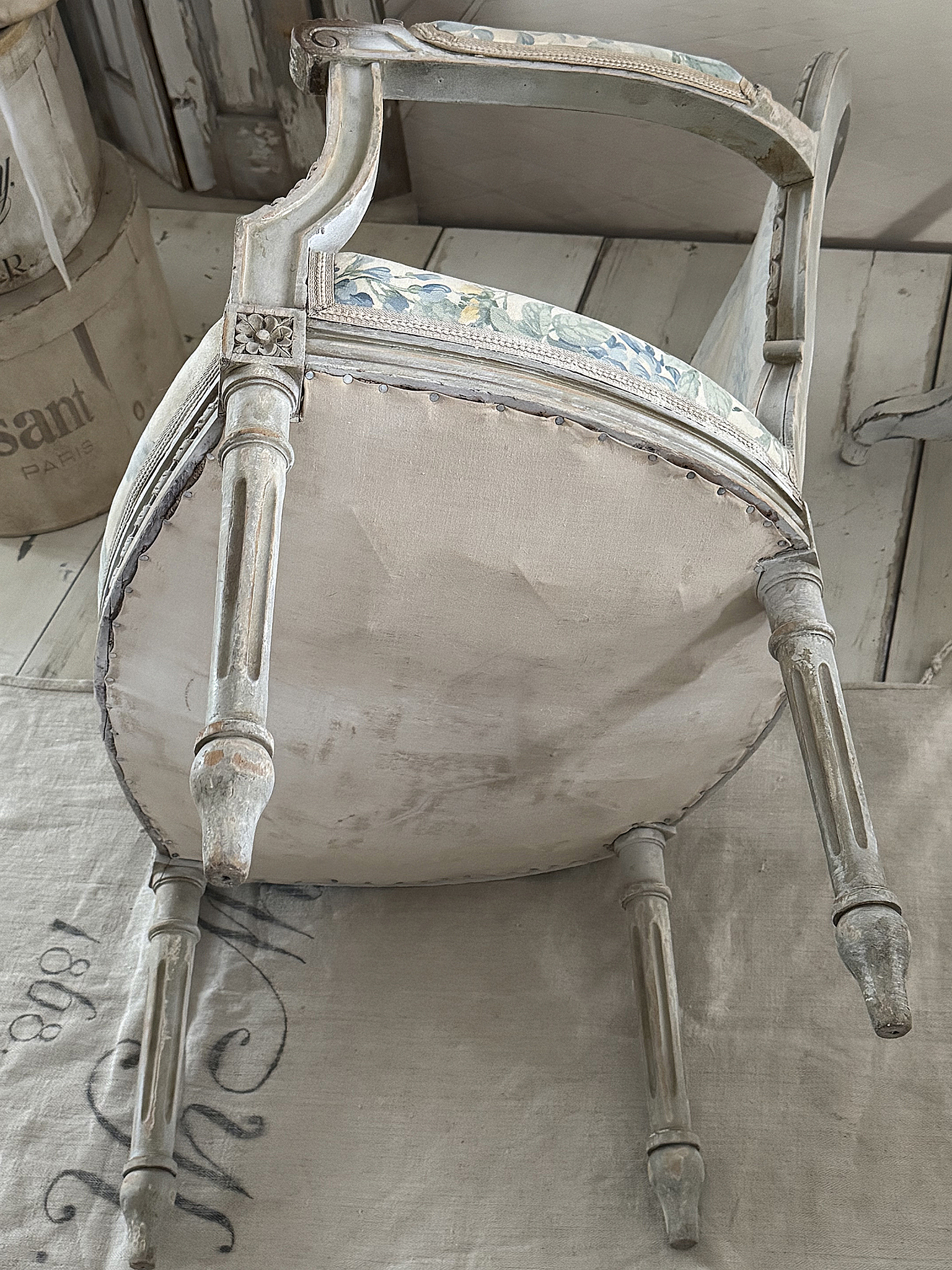 Romantischer Vintage-Armlehnsessel – ein Einzelstück mit Seele***