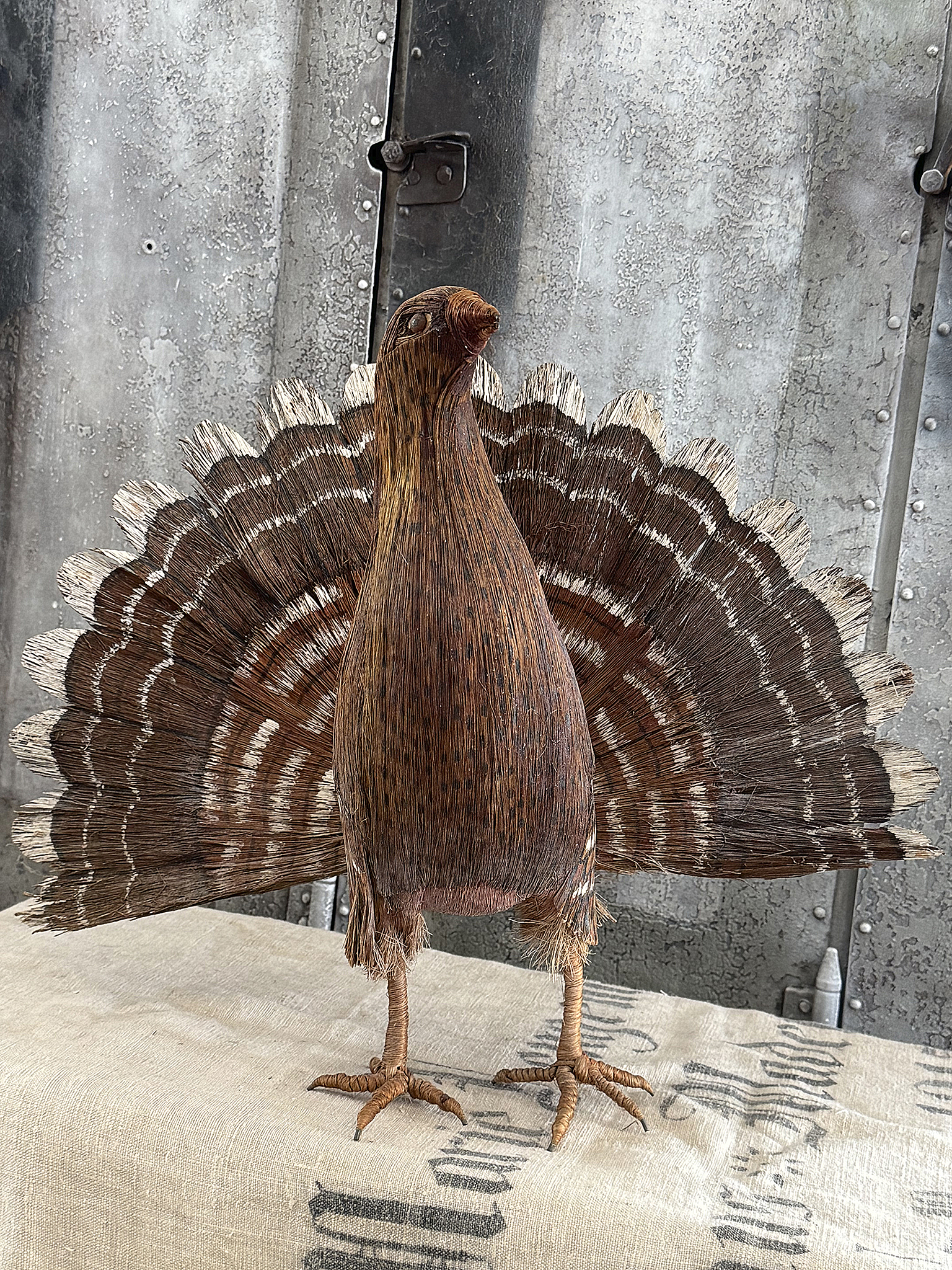 Vintage-Truthahn aus Naturästen – detailreiche Vogelskulptur mit natürlichem Charme***
