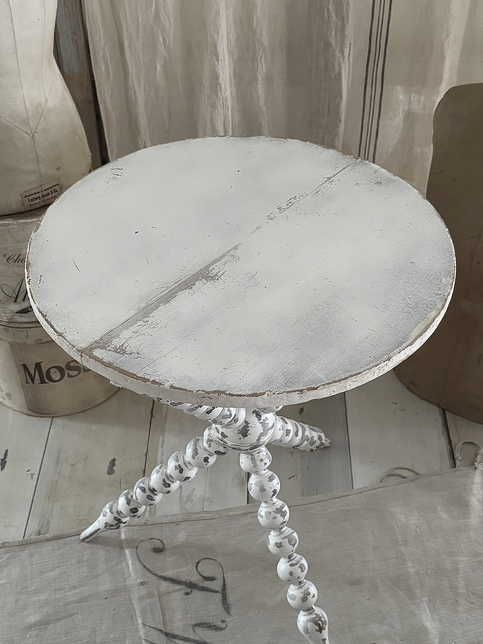  Alter, ausgefallener Beistelltisch ein zauberhaftes Einzelstück***