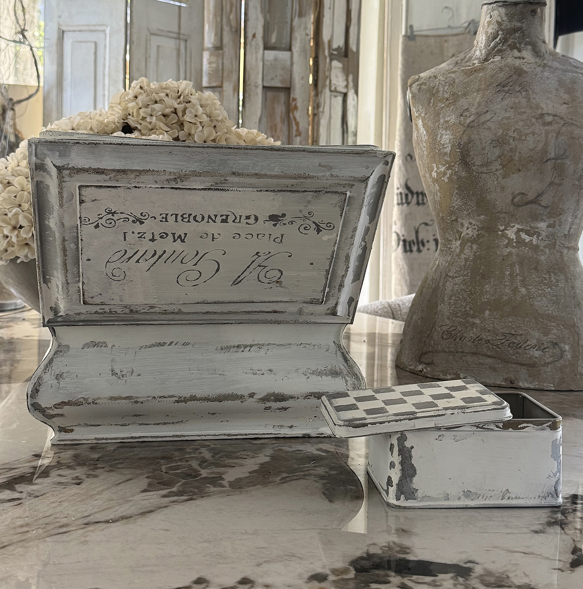 Zwei zauberhafte Zinkblechdosen im charmanten Shabby-Chic-Duo***