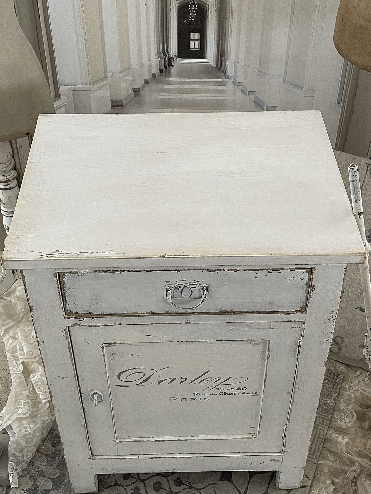 Antiker Beistellschrank in Shabbykleid*** Antiker Beistellschrank in Shabbykleid***