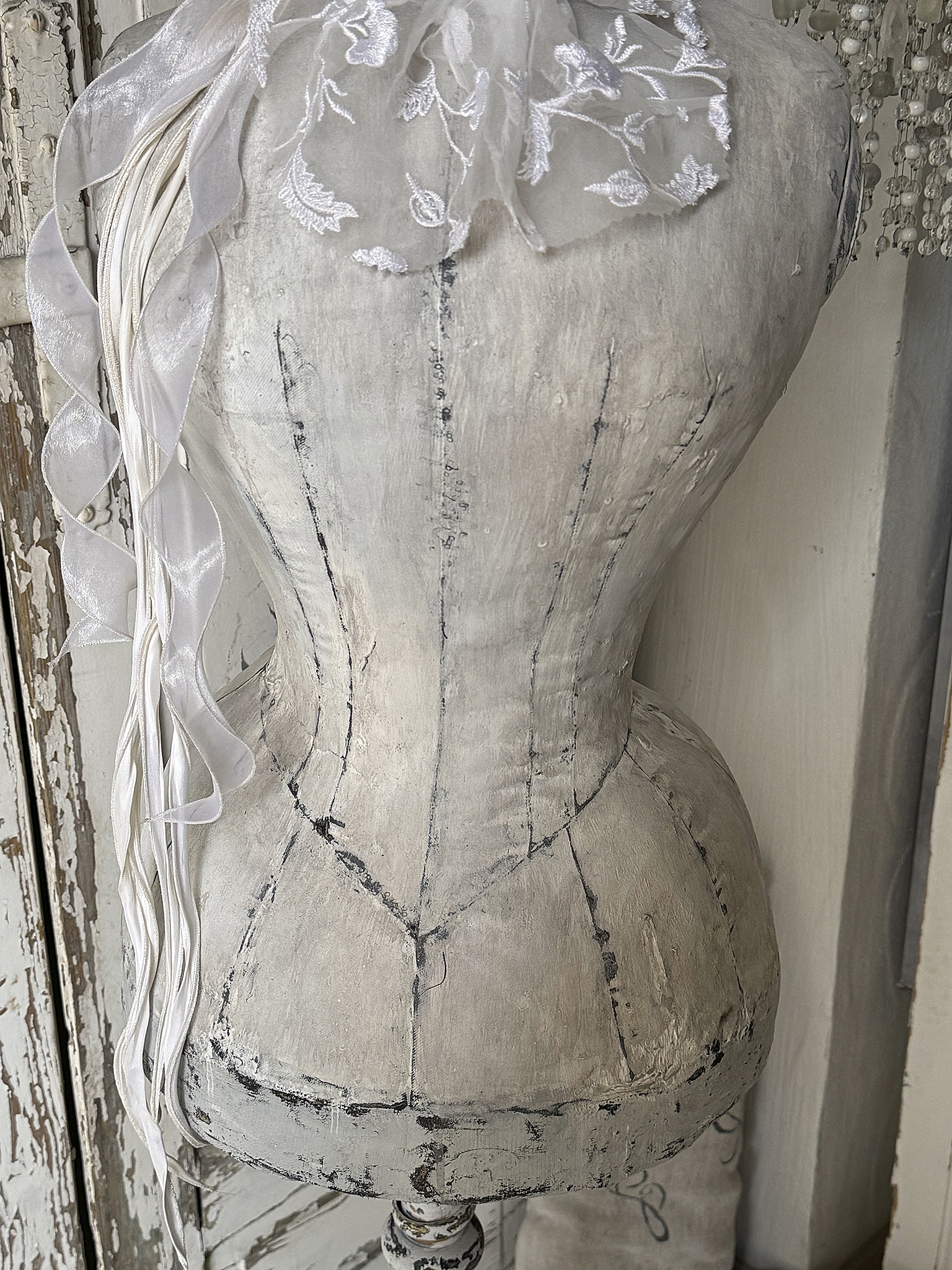 Antike Schneiderpuppe – Wespentaille & Vintage-Charme***