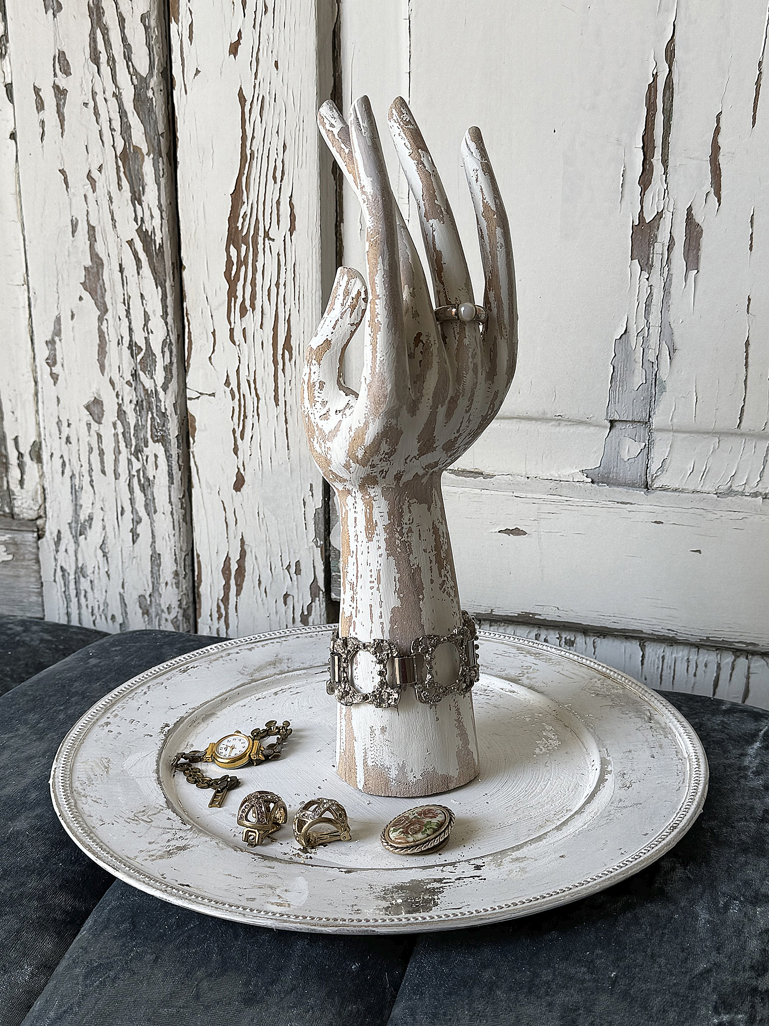 Schmuckhand aus Holz mit passendem Teller***