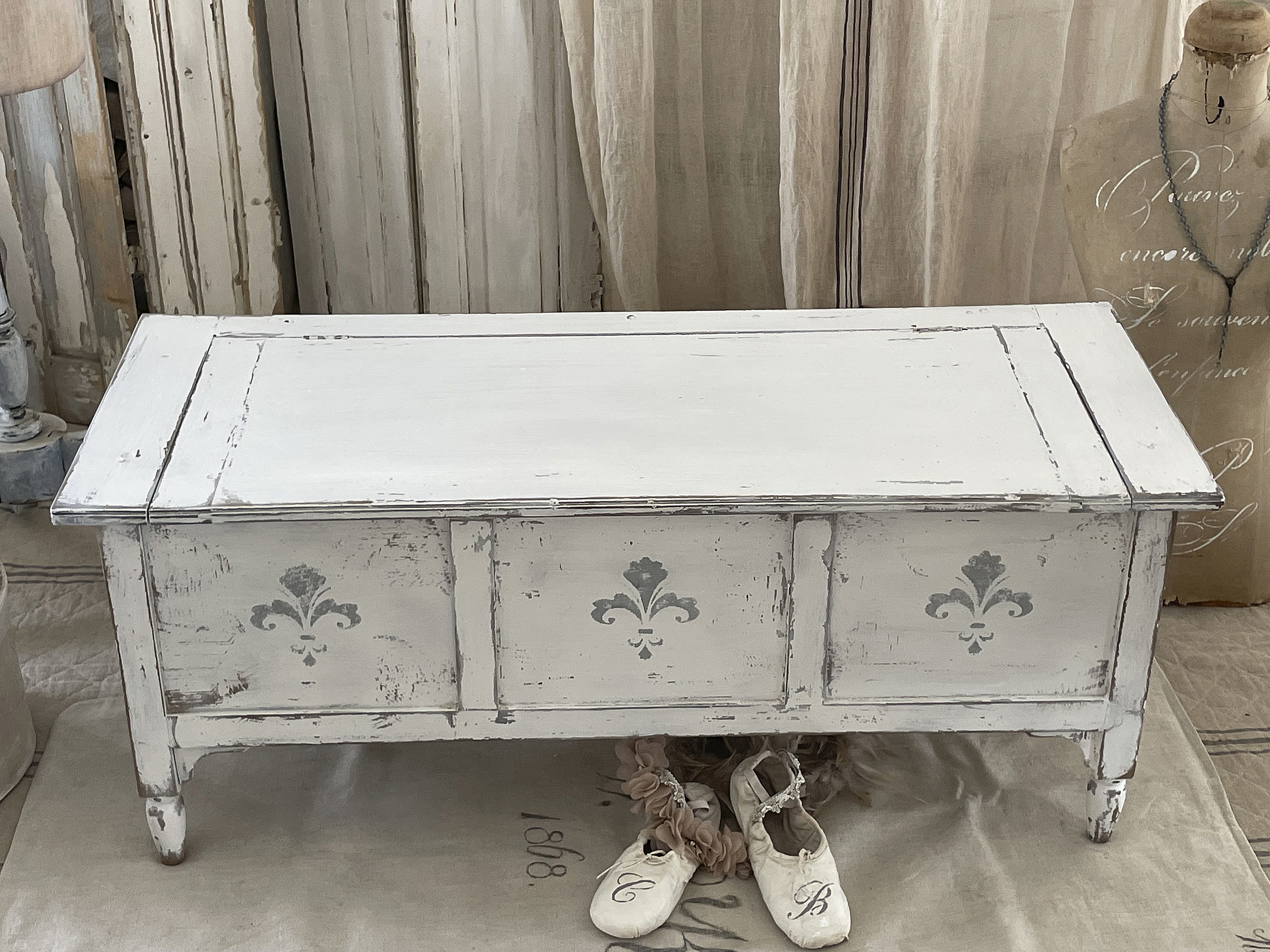 Alte Klapptruhe/Sitztruhe "shabby chic" *** Alte Klapptruhe/Sitztruhe "shabby chic" ***