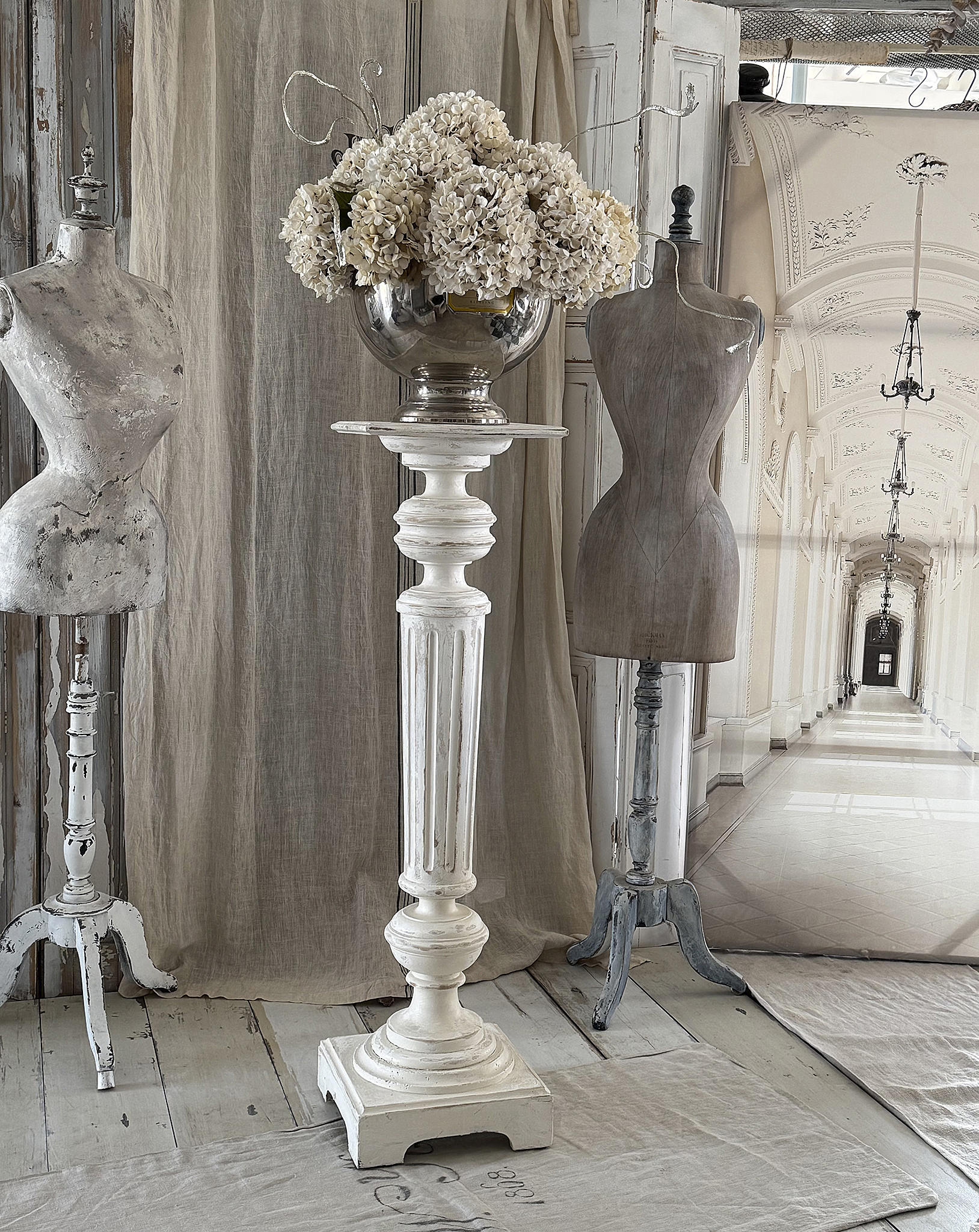 Imposante antike Holzsäule im Shabby-Chic – ein echtes Schmuckstück***