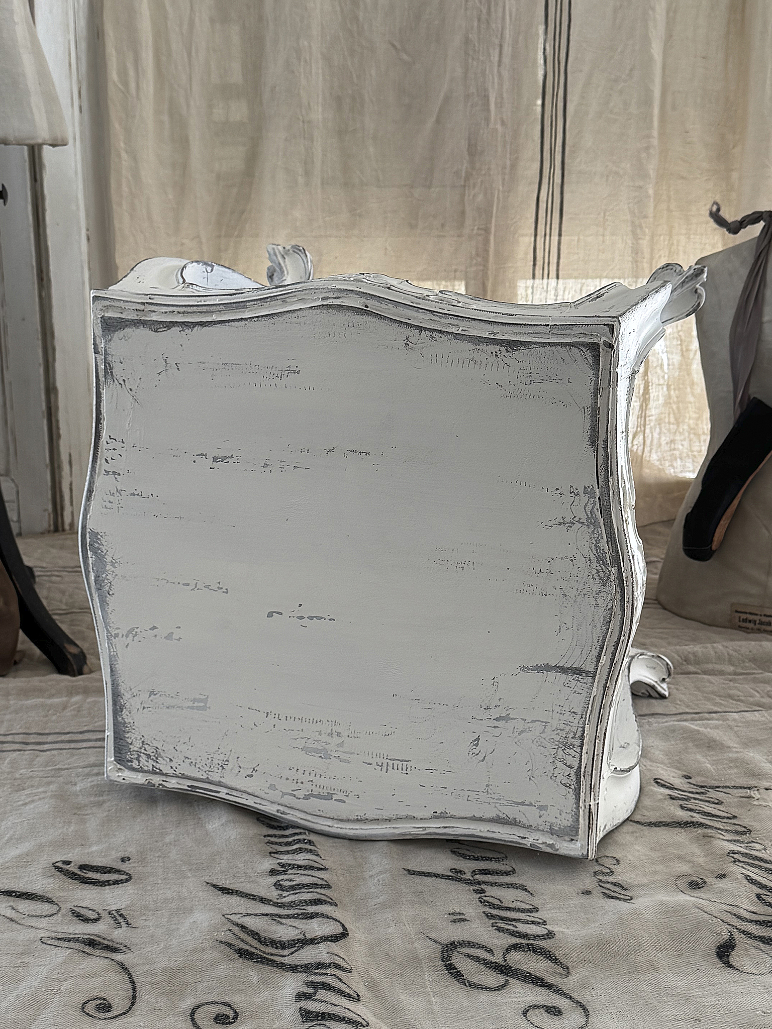 Antikes Basteltischchen / Sitzhocker im Original-Vintage-Kleid***